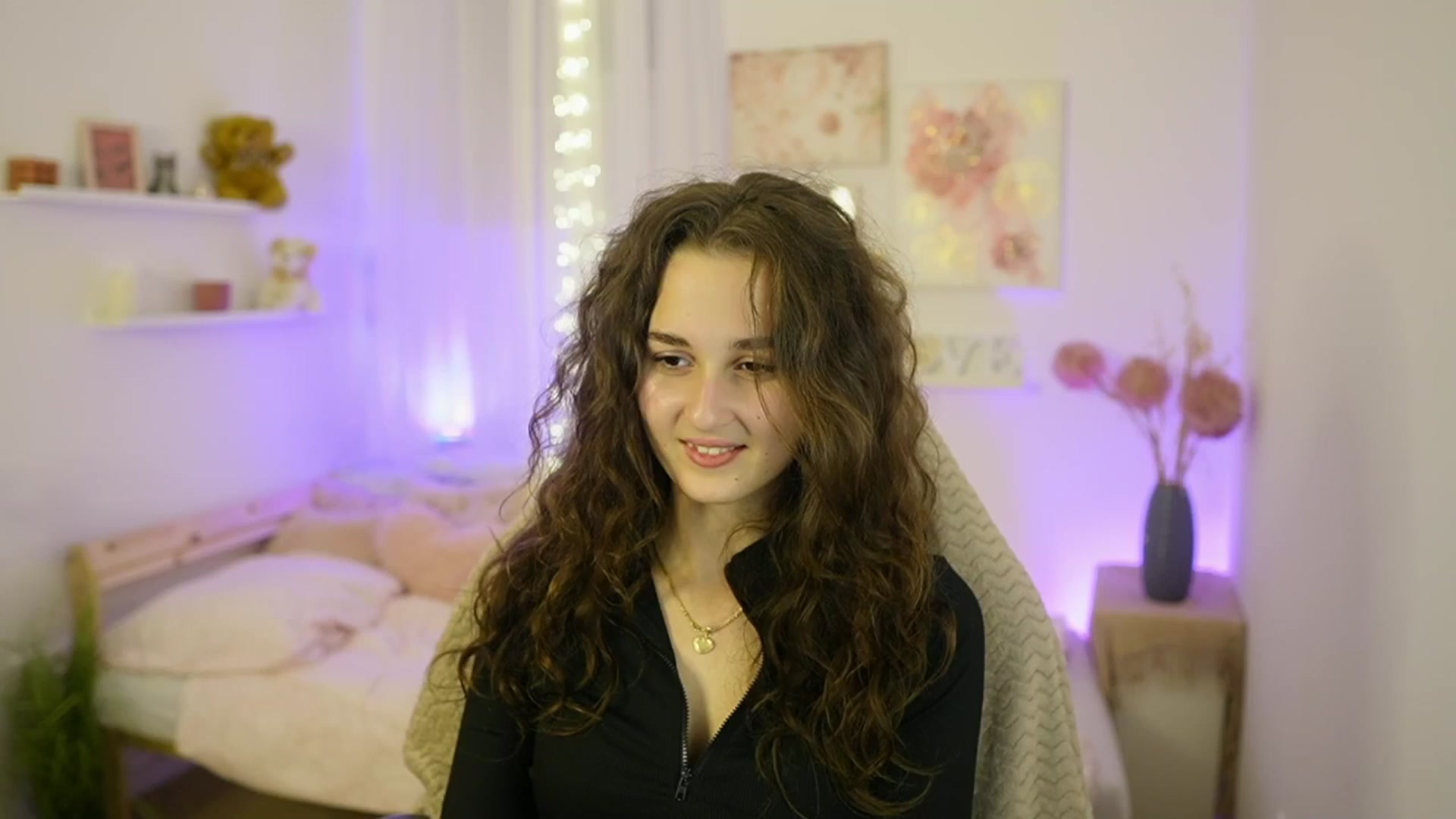 Gallery image thumbnail from Anita_Grey_'s myfreecams stream on, 11/14/2025, 24:15 image 18 of 20
