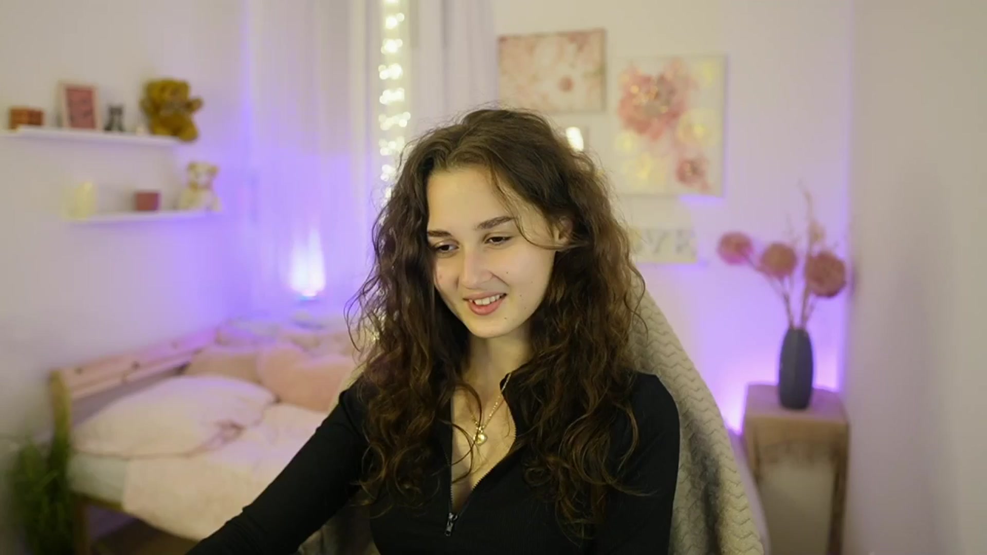 Gallery image thumbnail from Anita_Grey_'s myfreecams stream on, 11/14/2025, 24:15 image 2 of 20