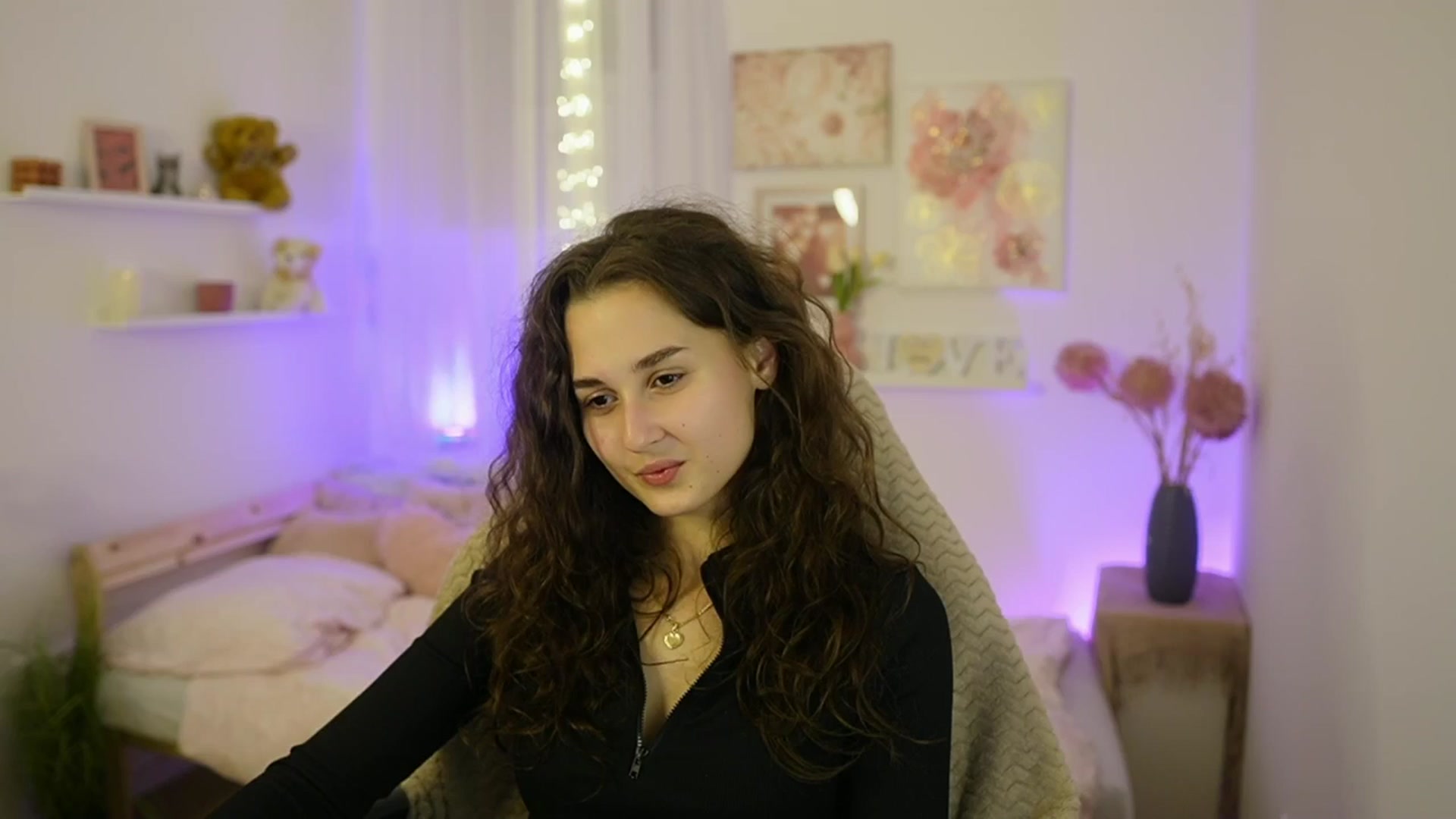 Gallery image thumbnail from Anita_Grey_'s myfreecams stream on, 11/14/2025, 24:15 image 14 of 20