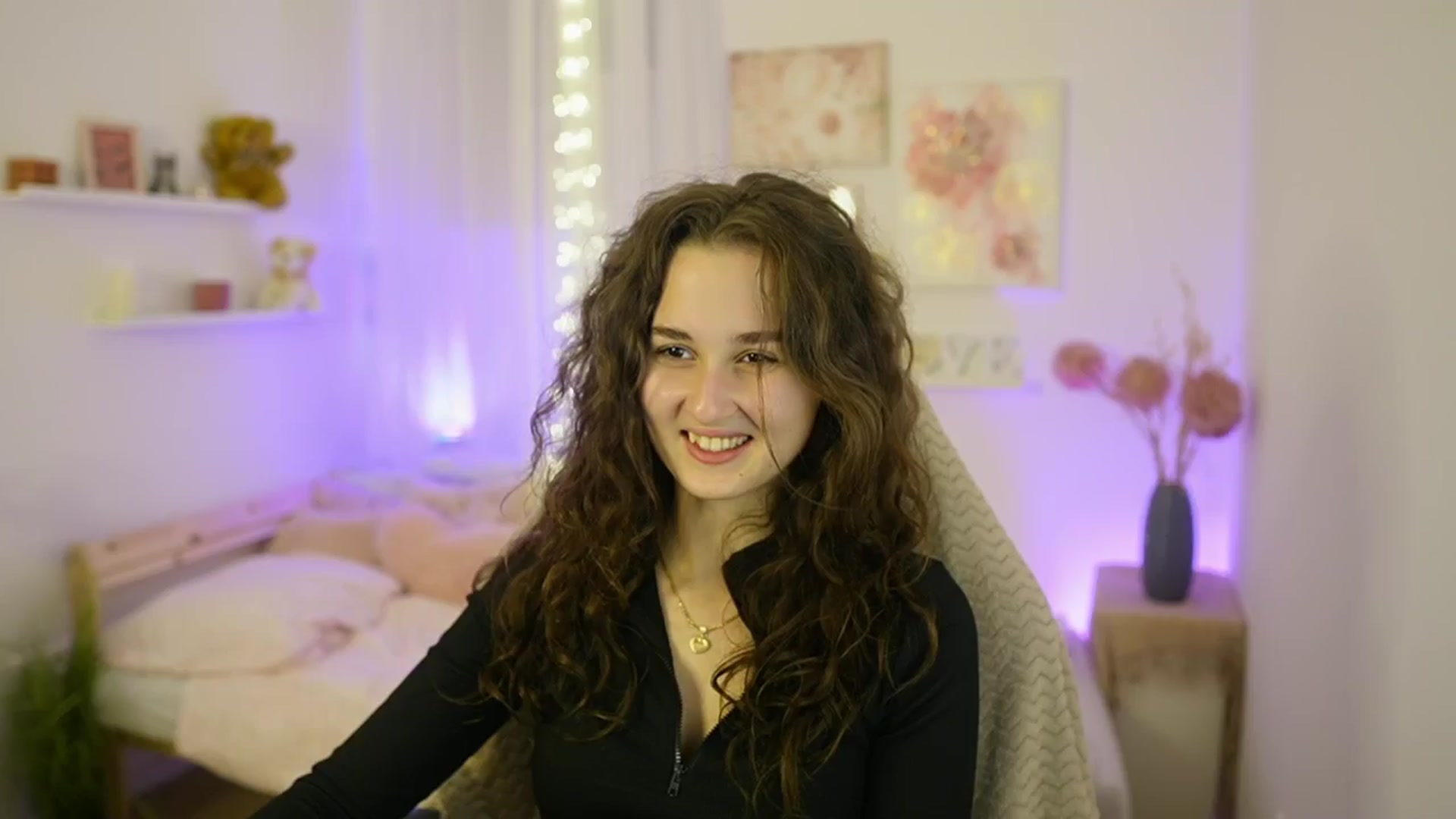 Gallery image thumbnail from Anita_Grey_'s myfreecams stream on, 11/14/2025, 24:15 image 19 of 20