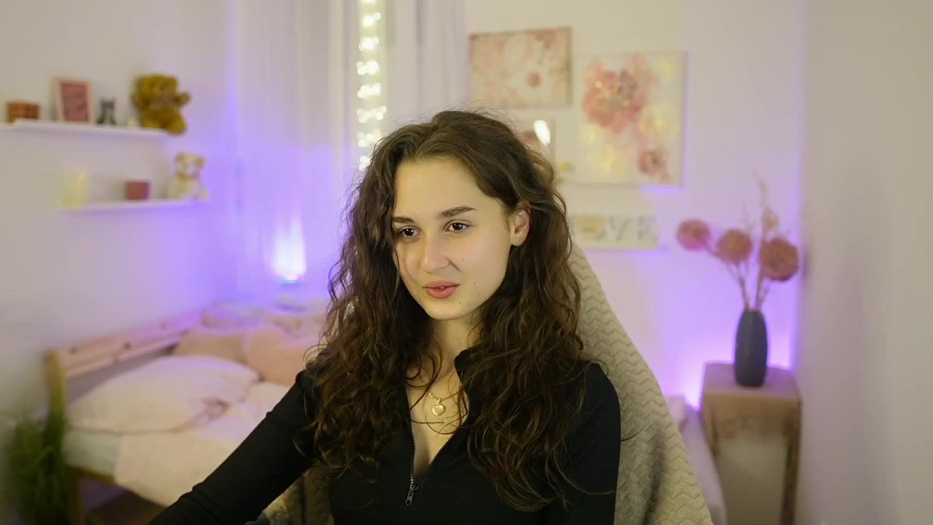 Gallery image thumbnail from Anita_Grey_'s myfreecams stream on, 11/14/2025, 24:15 image 11 of 20