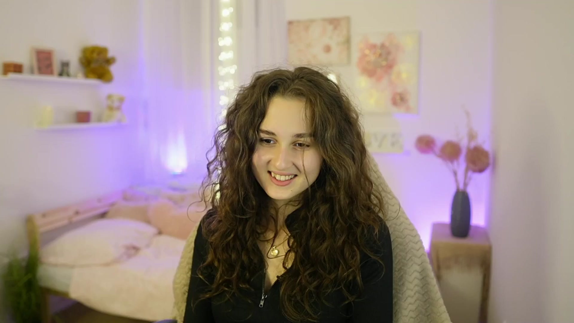 Gallery image thumbnail from Anita_Grey_'s myfreecams stream on, 11/14/2025, 24:15 image 16 of 20
