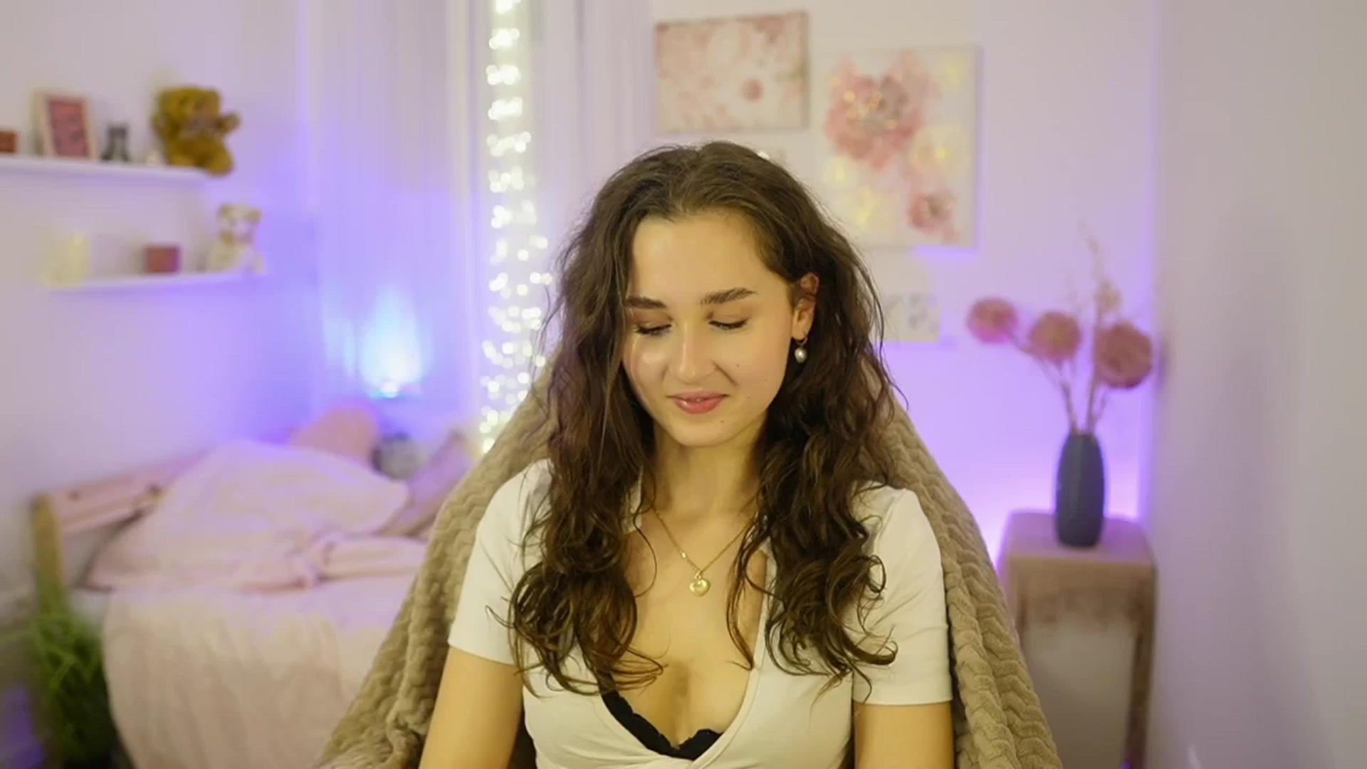 Gallery image thumbnail from Anita_Grey_'s myfreecams stream on, 11/16/2025, 21:35 image 9 of 20