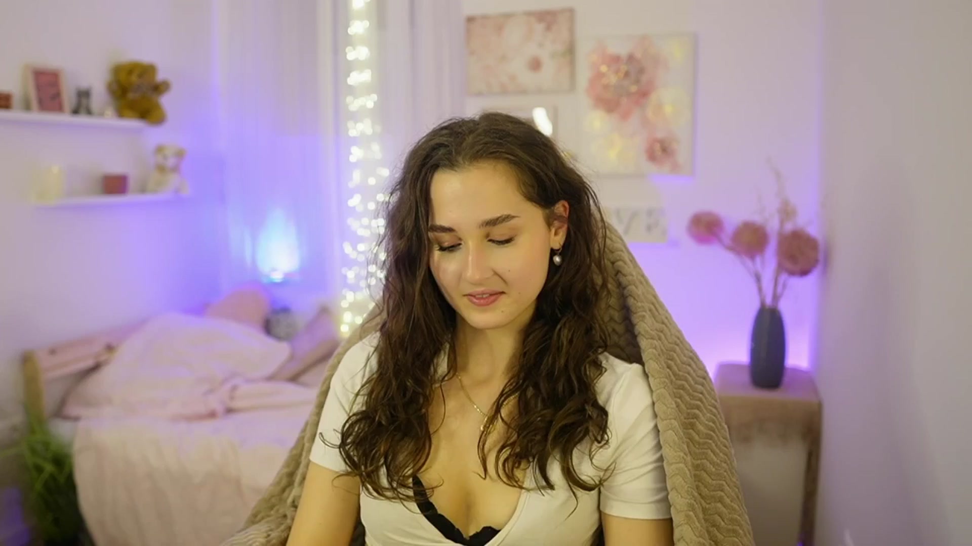 Gallery image thumbnail from Anita_Grey_'s myfreecams stream on, 11/16/2025, 21:35 image 6 of 20