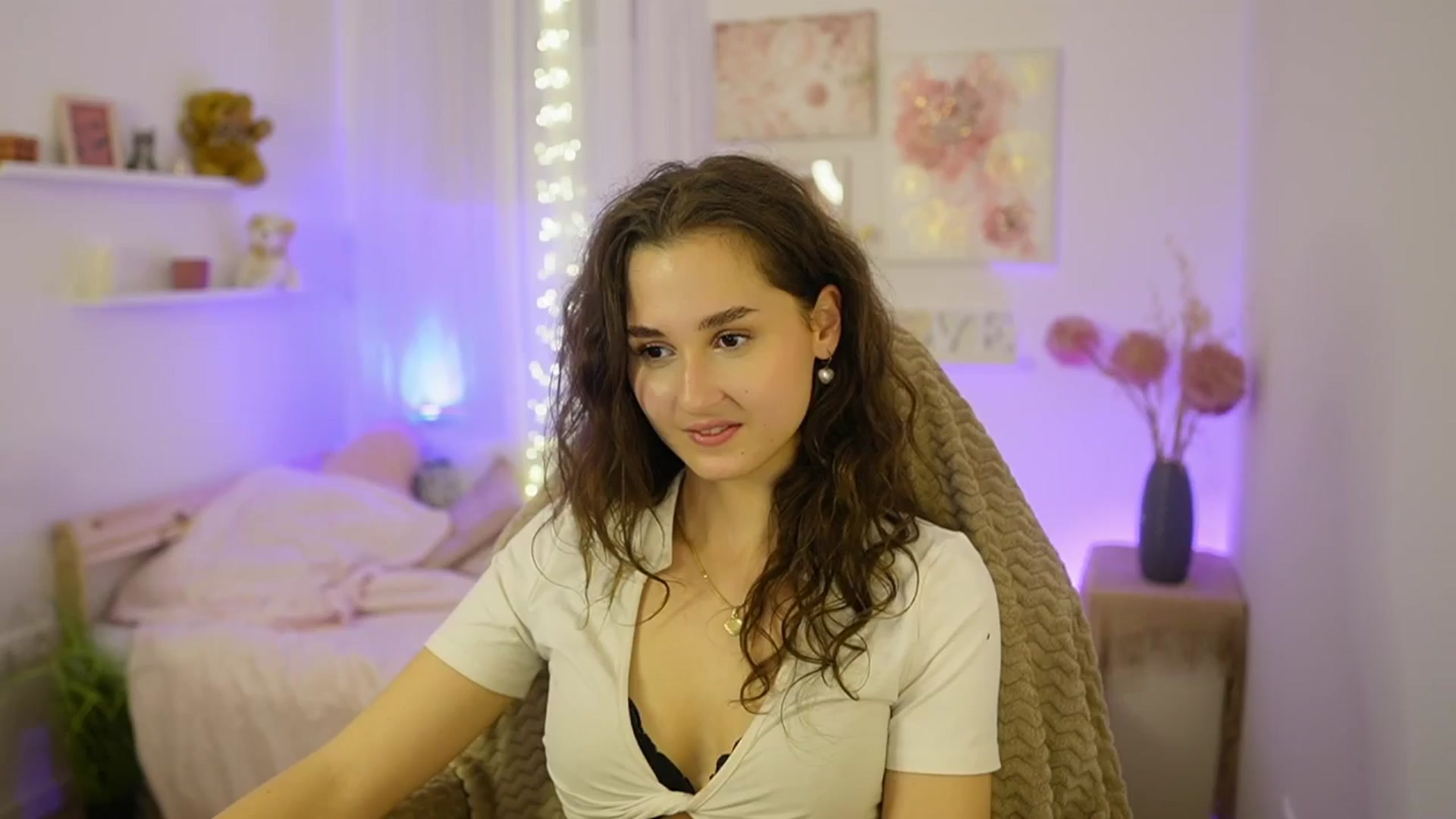Gallery image thumbnail from Anita_Grey_'s myfreecams stream on, 11/17/2025, 24:33 image 20 of 20
