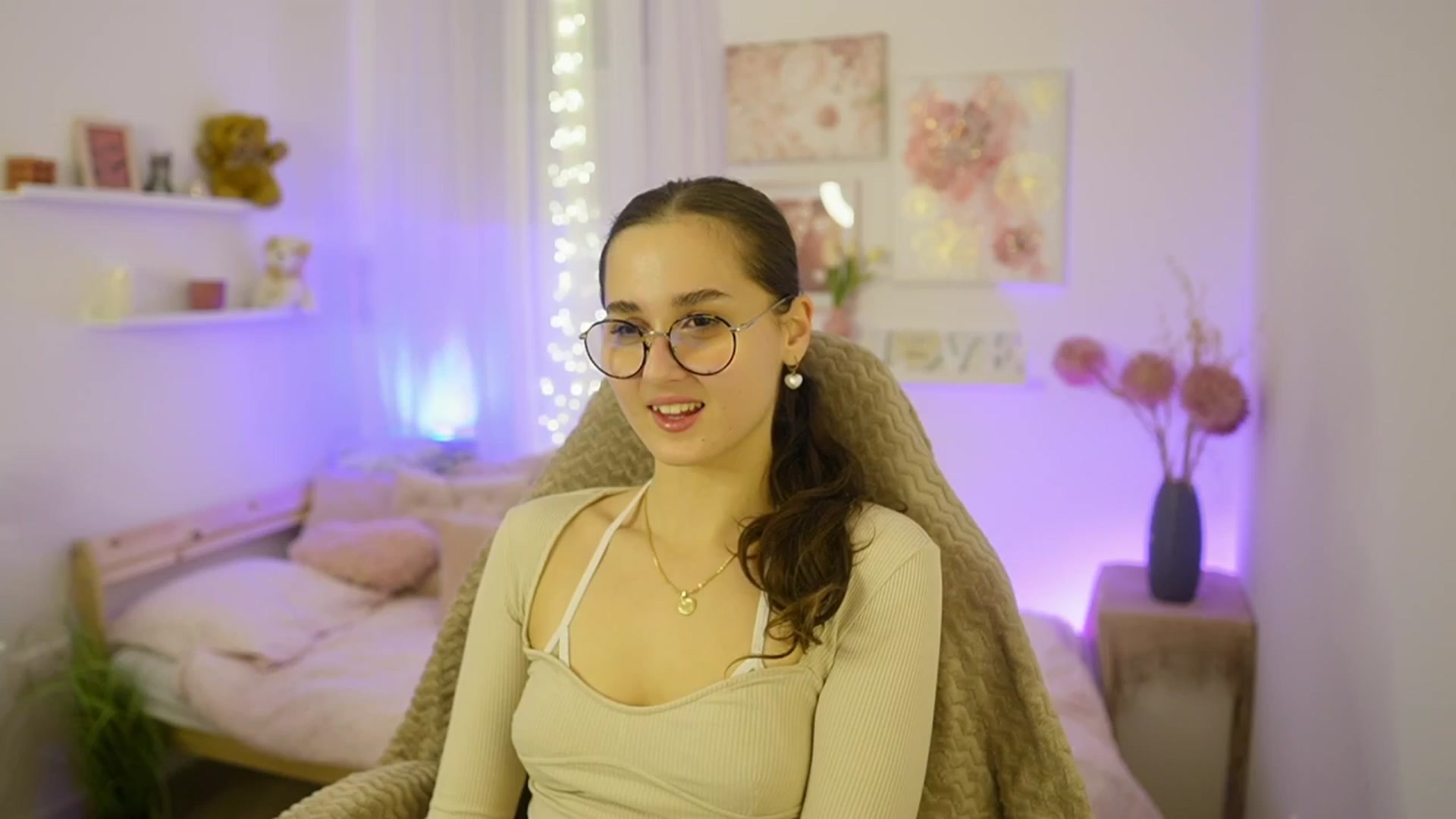 Gallery image thumbnail from Anita_Grey_'s myfreecams stream on, 11/17/2025, 20:15 image 12 of 20