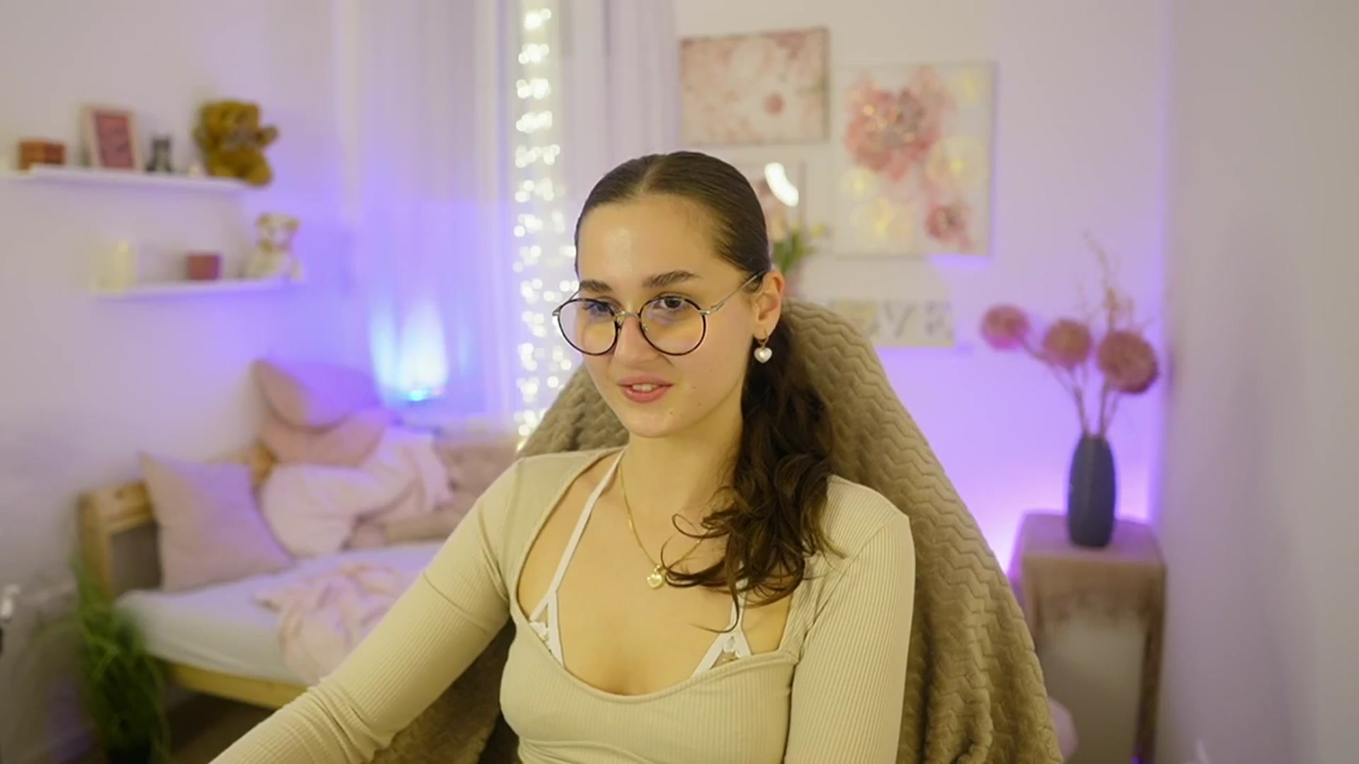 Gallery image thumbnail from Anita_Grey_'s myfreecams stream on, 11/17/2025, 22:42 image 13 of 20