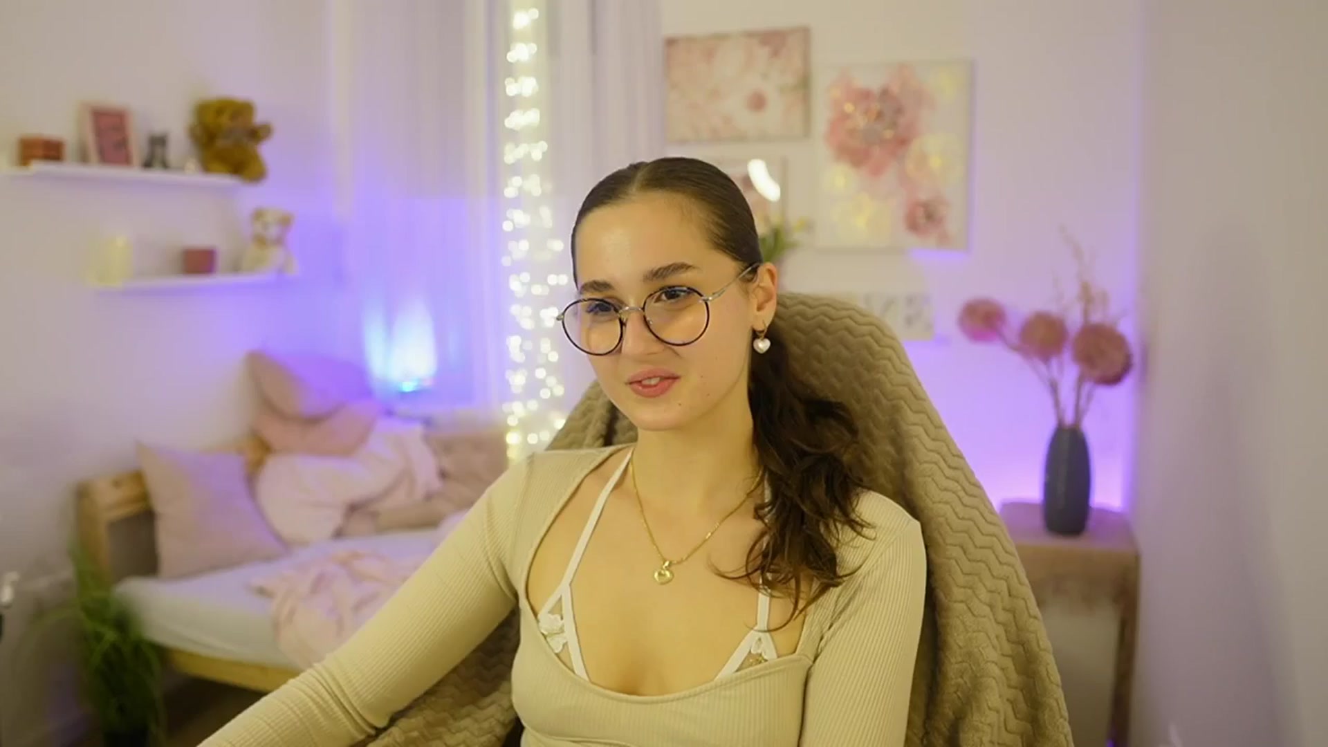 Gallery image thumbnail from Anita_Grey_'s myfreecams stream on, 11/17/2025, 22:42 image 3 of 20