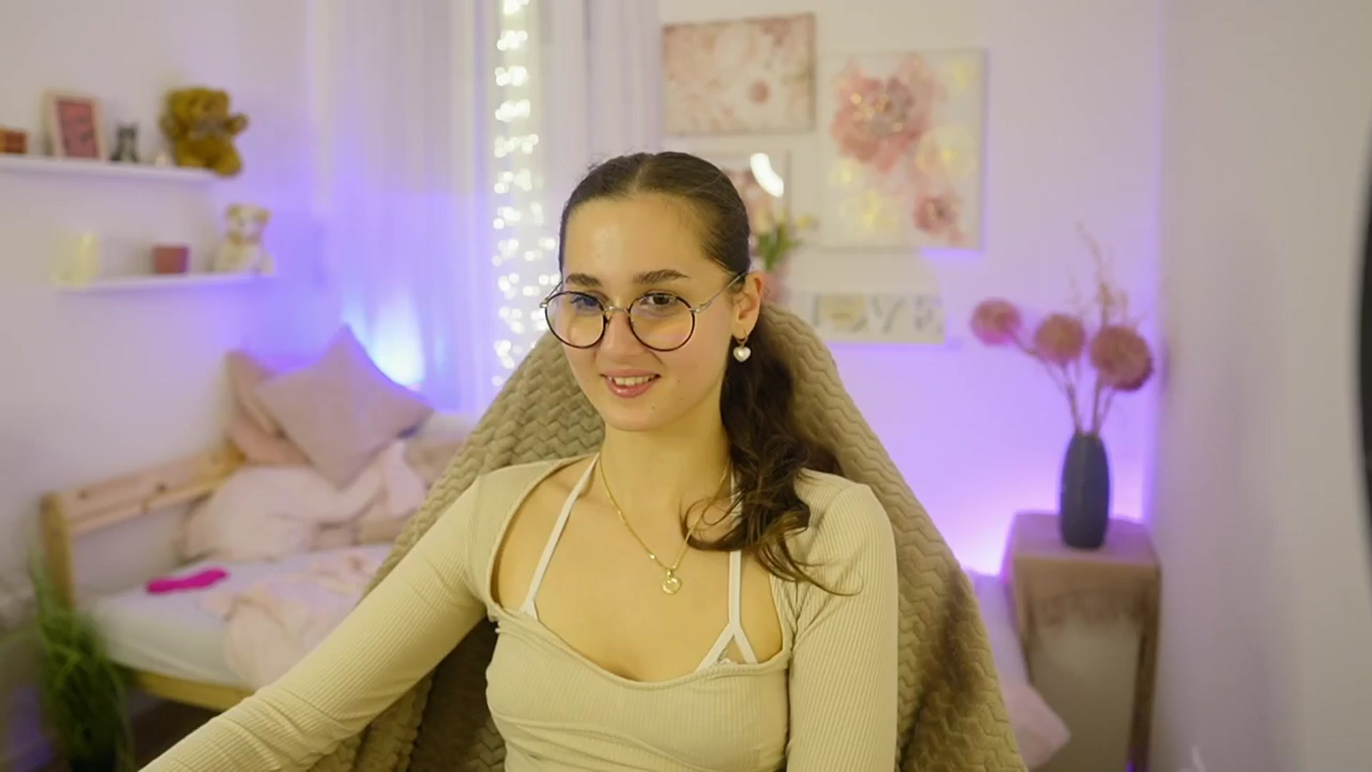 Gallery image thumbnail from Anita_Grey_'s myfreecams stream on, 11/18/2025, 24:50 image 8 of 20