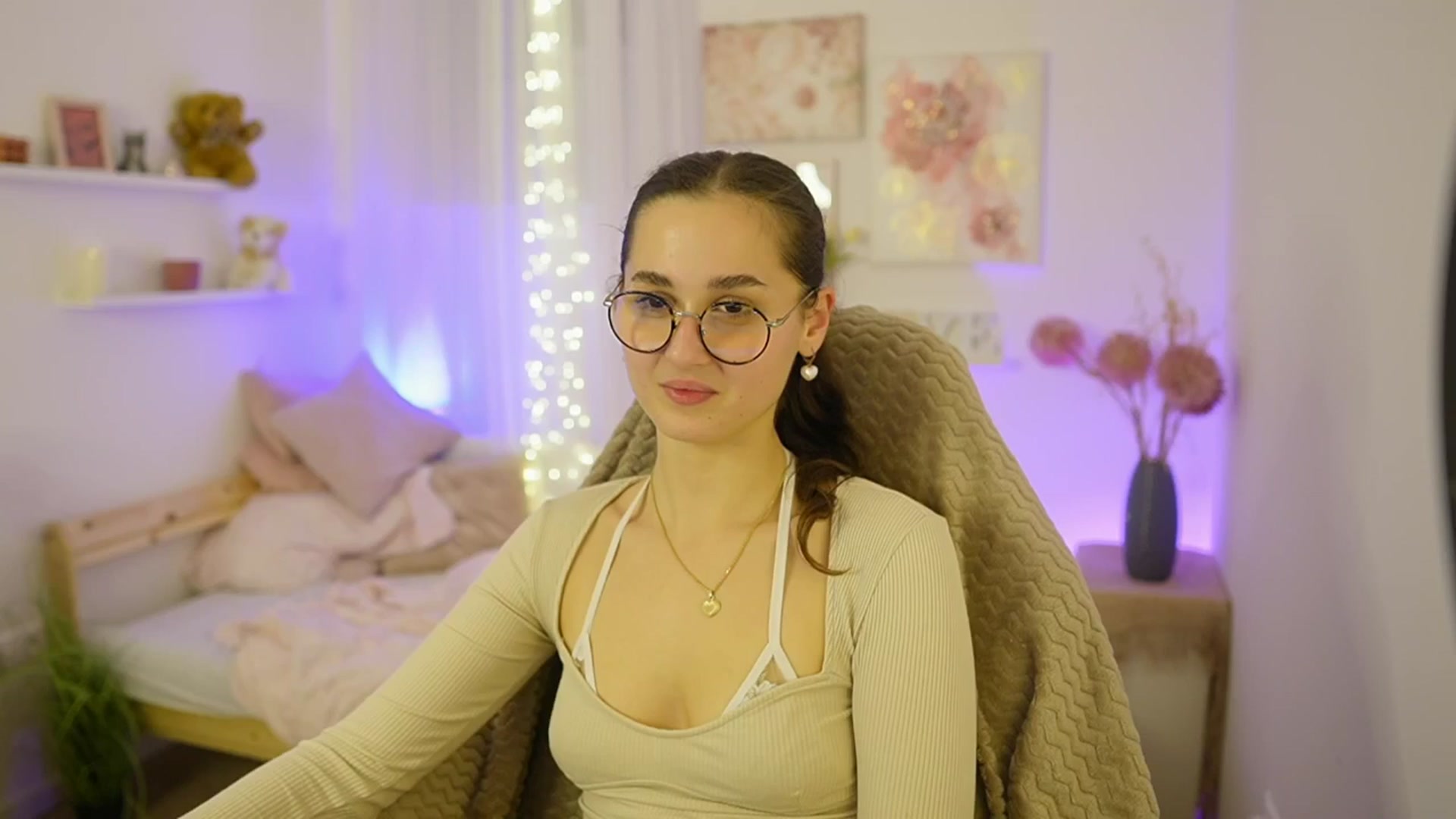 Gallery image thumbnail from Anita_Grey_'s myfreecams stream on, 11/18/2025, 24:50 image 20 of 20