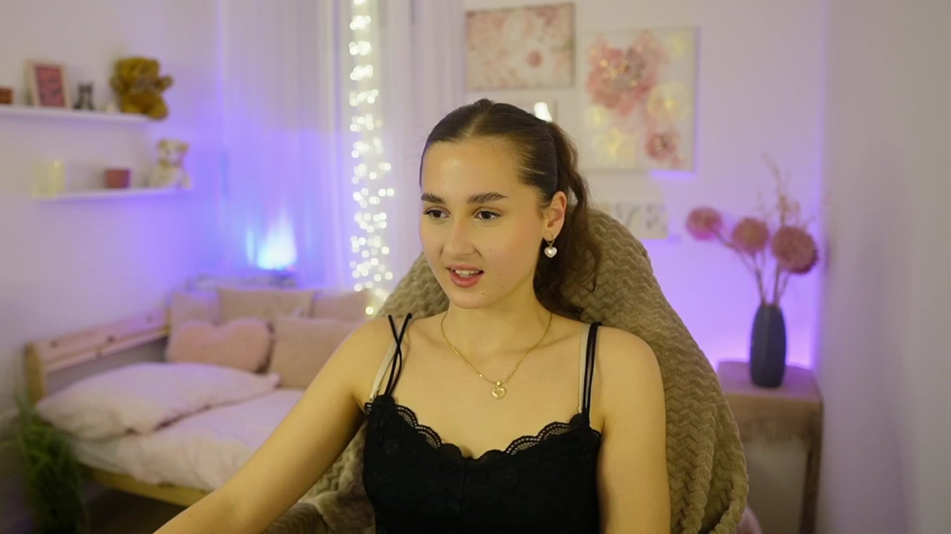 Gallery image thumbnail from Anita_Grey_'s myfreecams stream on, 11/18/2025, 21:42 image 17 of 20