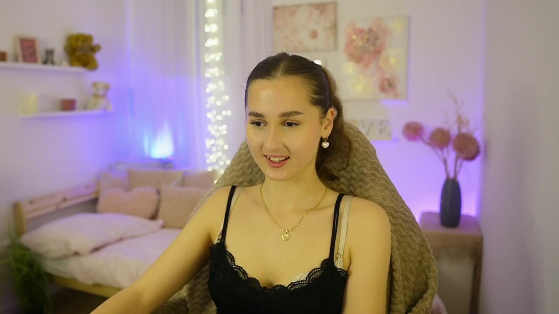Gallery image thumbnail from Anita_Grey_'s myfreecams stream on, 11/18/2025, 21:42 image 4 of 20