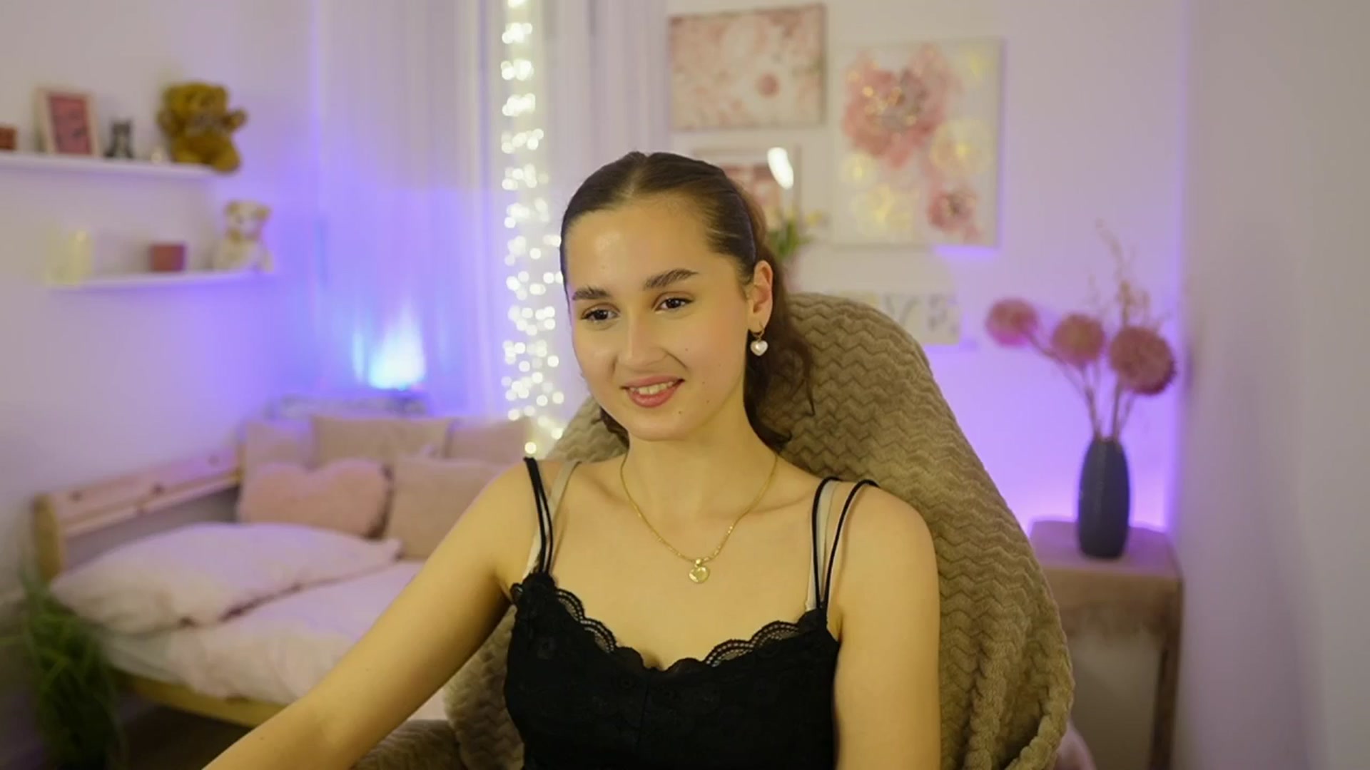 Gallery image thumbnail from Anita_Grey_'s myfreecams stream on, 11/18/2025, 21:42 image 15 of 20
