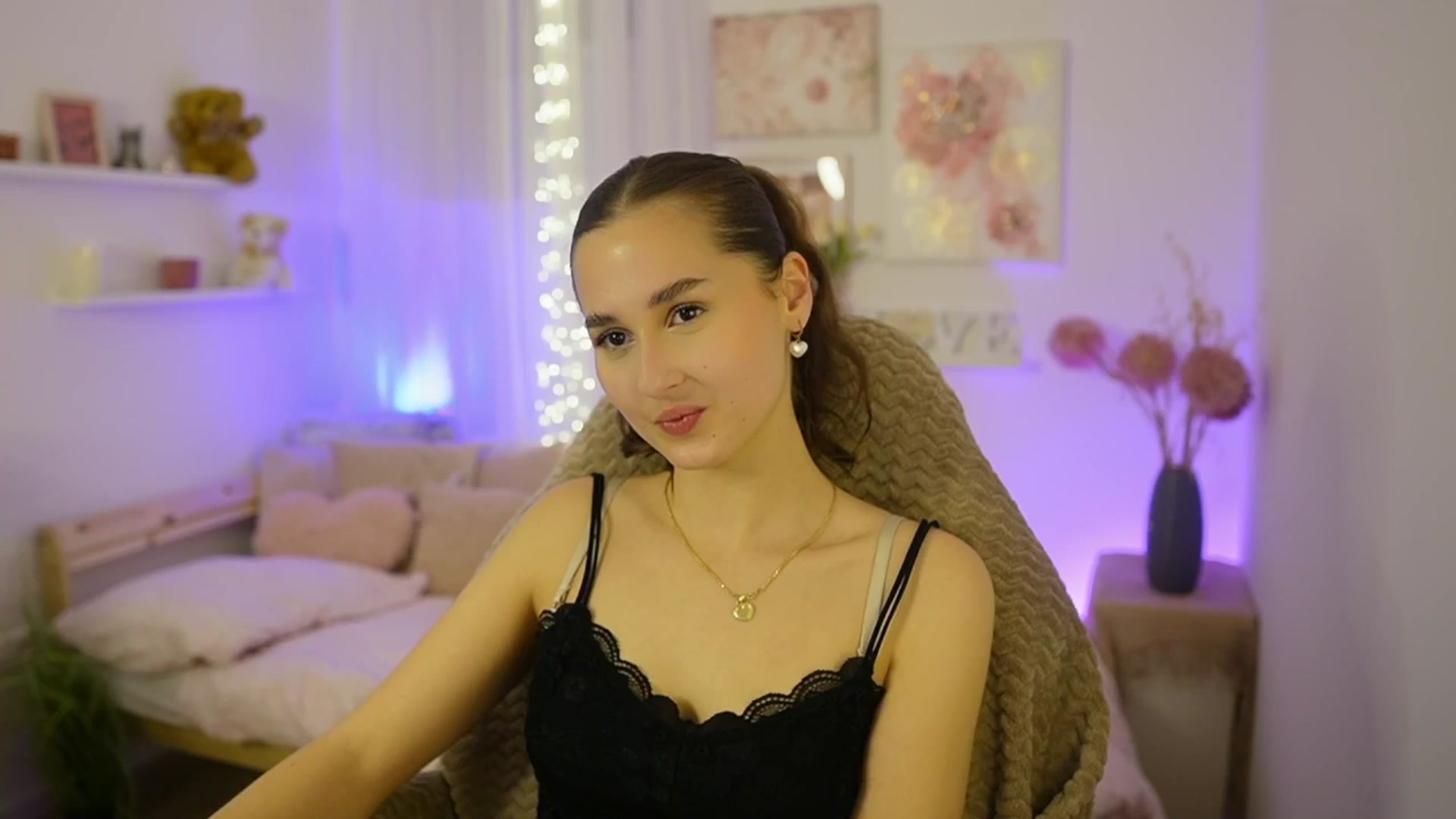Gallery image thumbnail from Anita_Grey_'s myfreecams stream on, 11/18/2025, 21:42 image 12 of 20