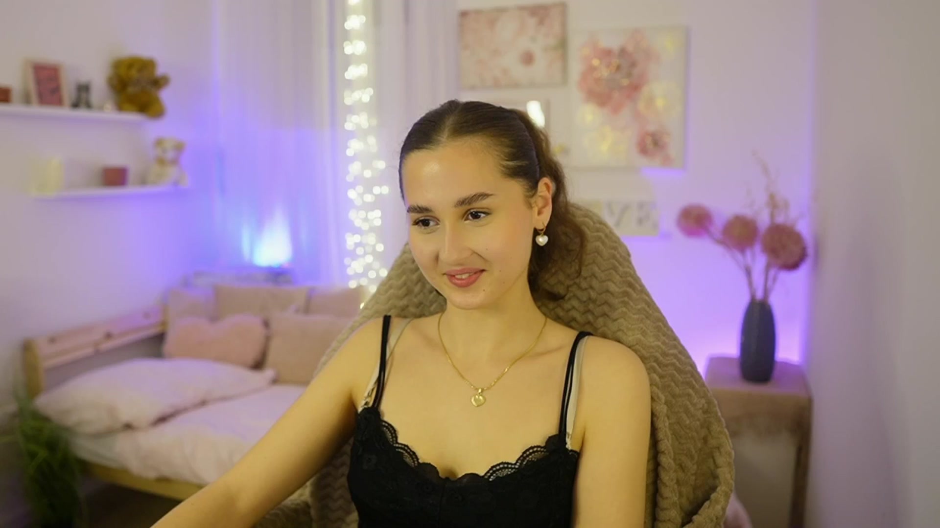 Gallery image thumbnail from Anita_Grey_'s myfreecams stream on, 11/18/2025, 21:42 image 8 of 20