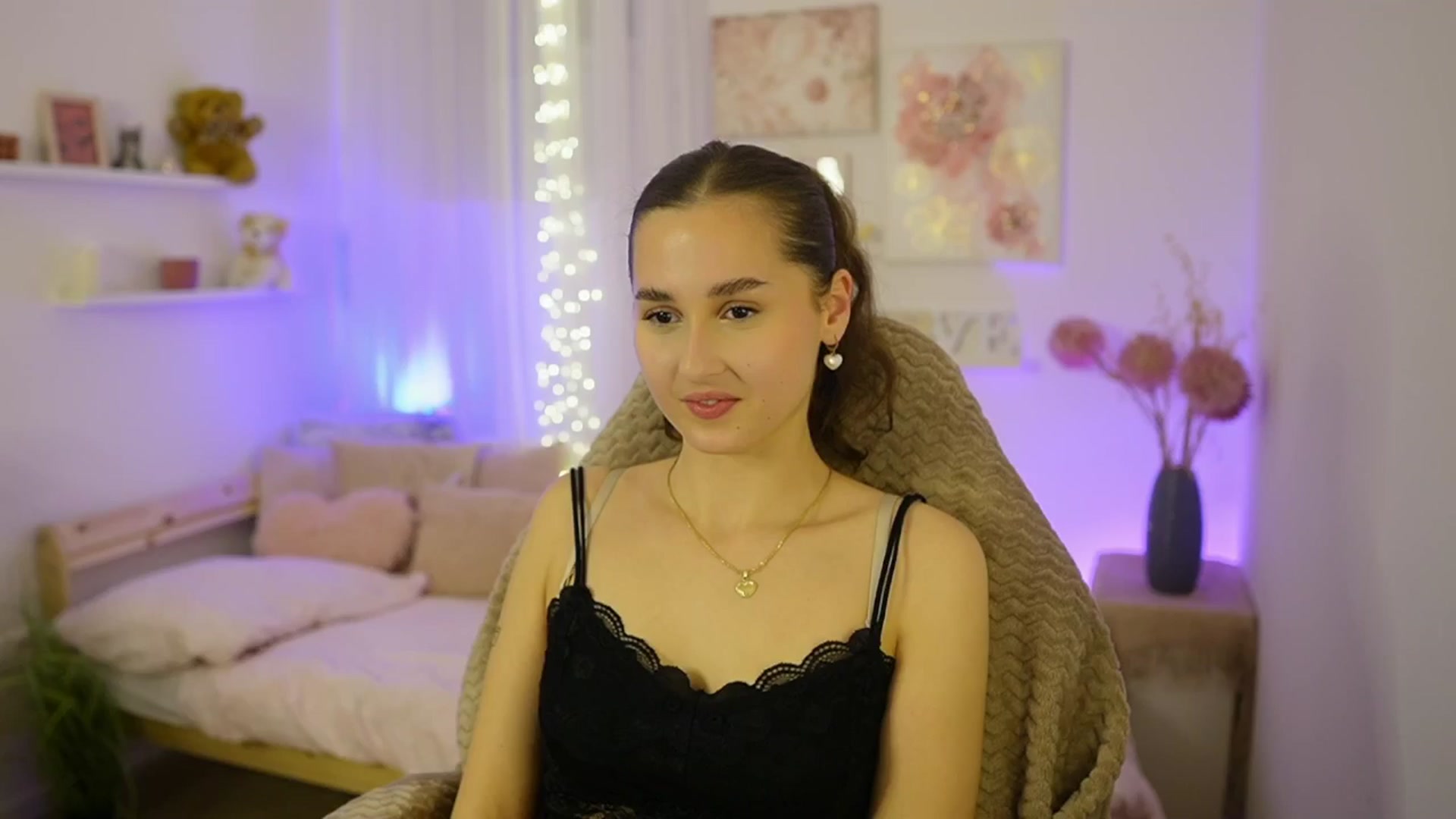 Gallery image thumbnail from Anita_Grey_'s myfreecams stream on, 11/18/2025, 21:42 image 14 of 20