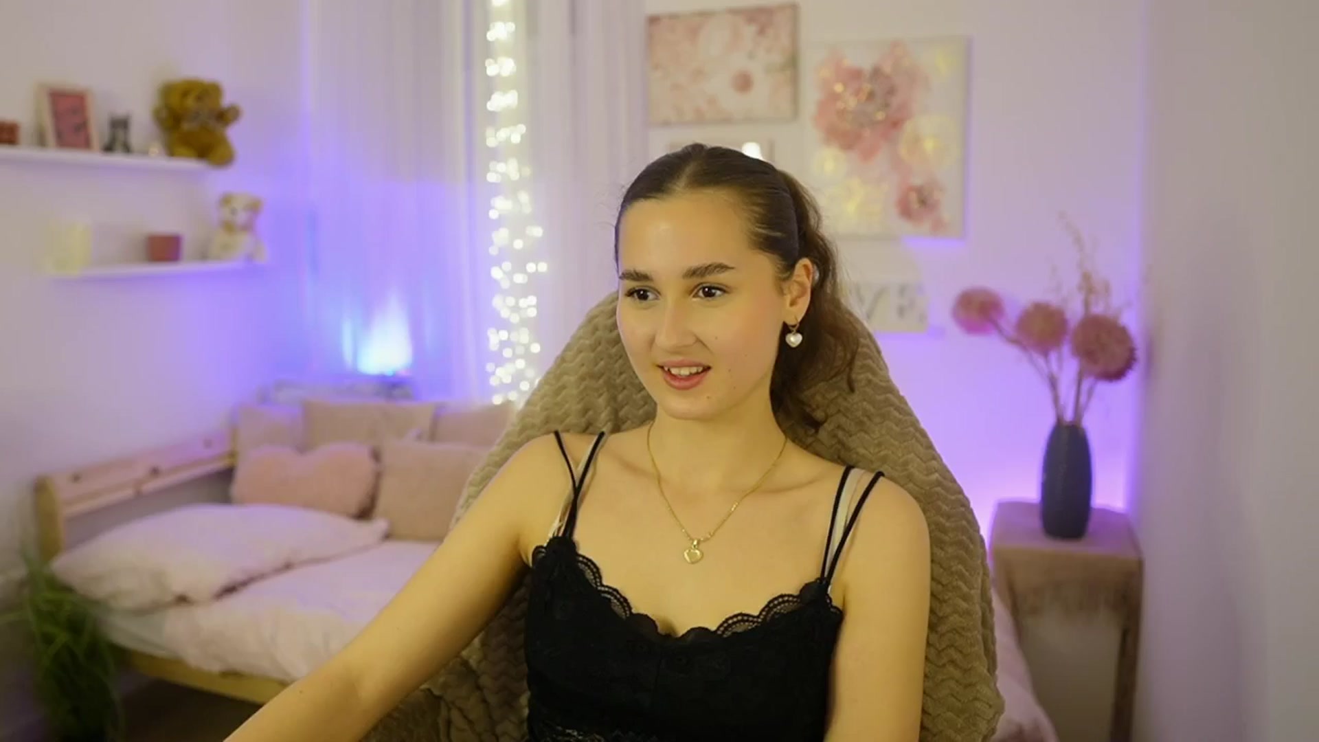 Gallery image thumbnail from Anita_Grey_'s myfreecams stream on, 11/18/2025, 22:50 image 1 of 20