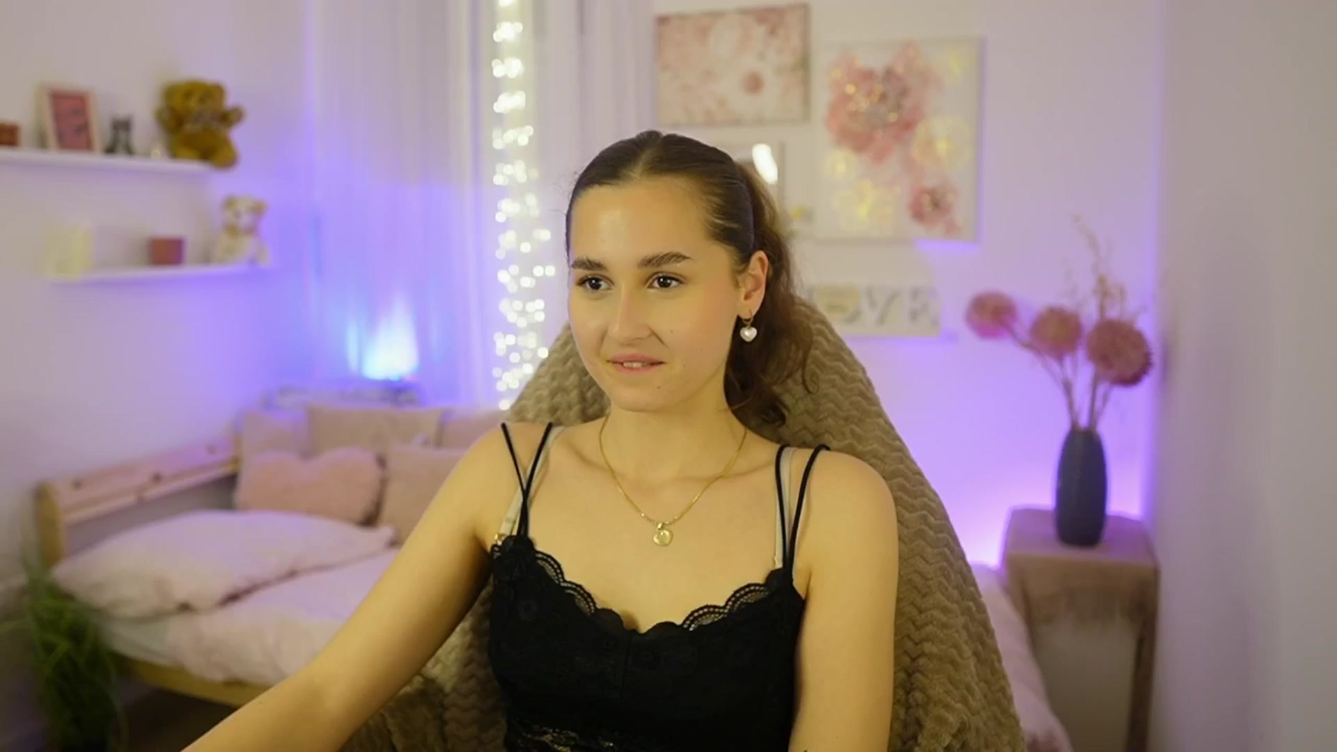 Gallery image thumbnail from Anita_Grey_'s myfreecams stream on, 11/18/2025, 22:50 image 17 of 20