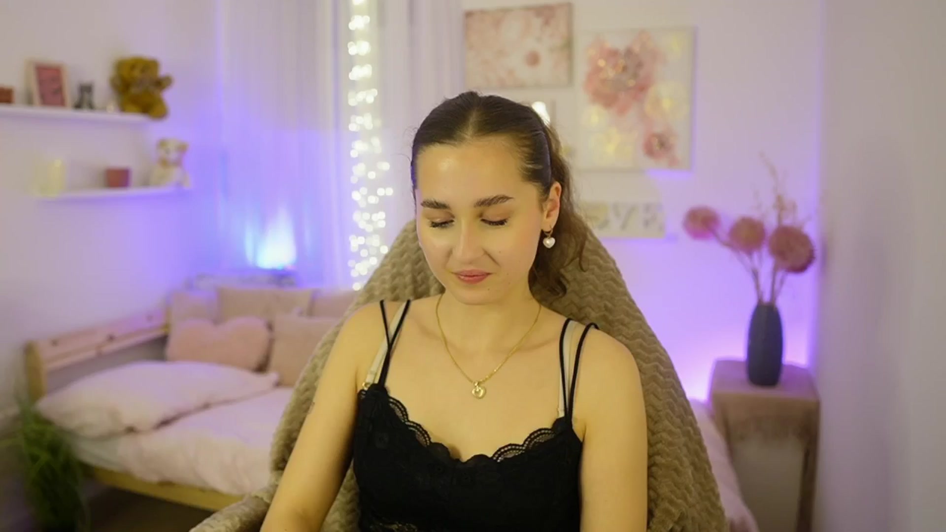 Gallery image thumbnail from Anita_Grey_'s myfreecams stream on, 11/18/2025, 22:50 image 15 of 20