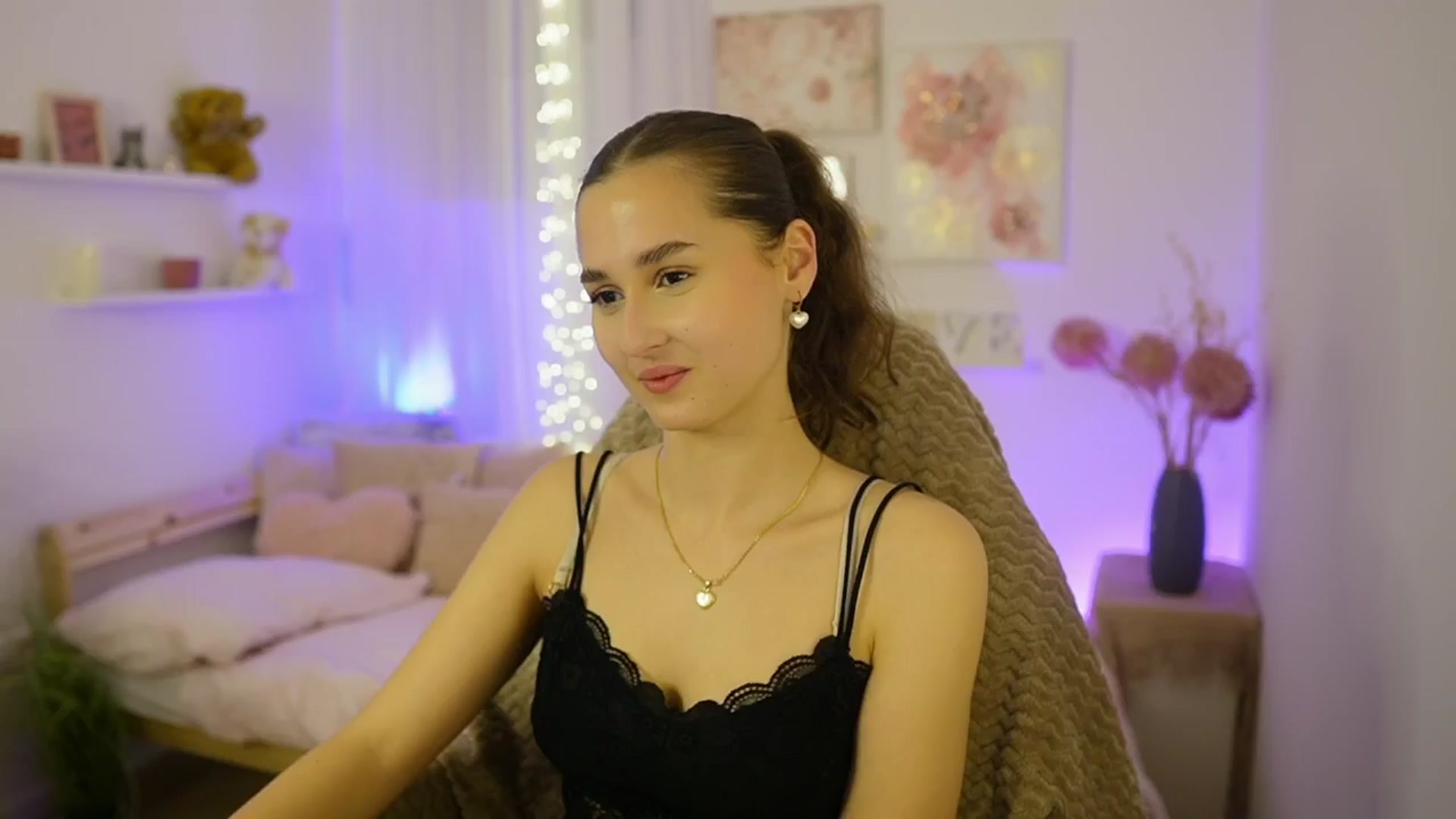 Gallery image thumbnail from Anita_Grey_'s myfreecams stream on, 11/18/2025, 22:50 image 7 of 20