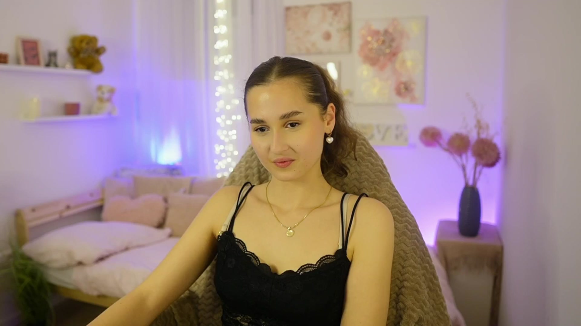 Gallery image thumbnail from Anita_Grey_'s myfreecams stream on, 11/18/2025, 22:50 image 14 of 20