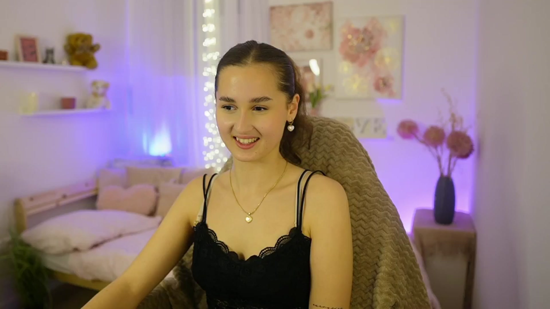 Gallery image thumbnail from Anita_Grey_'s myfreecams stream on, 11/18/2025, 22:50 image 5 of 20