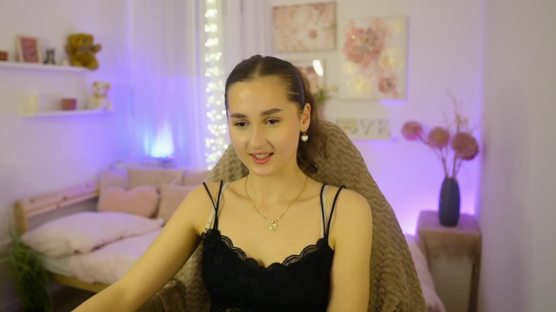 Gallery image thumbnail from Anita_Grey_'s myfreecams stream on, 11/18/2025, 22:50 image 18 of 20