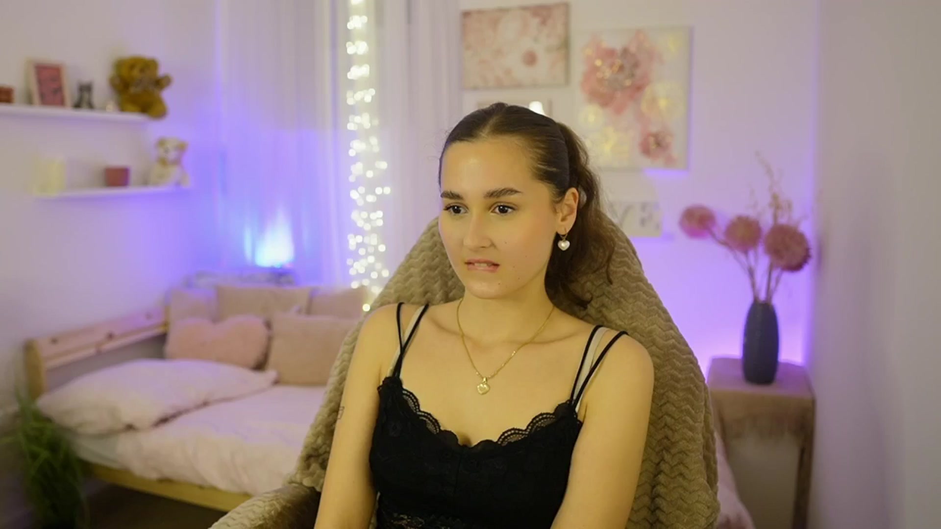 Gallery image thumbnail from Anita_Grey_'s myfreecams stream on, 11/18/2025, 22:50 image 2 of 20