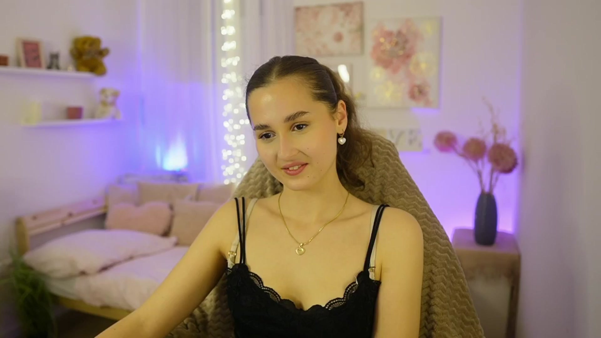 Gallery image thumbnail from Anita_Grey_'s myfreecams stream on, 11/19/2025, 24:02 image 1 of 20