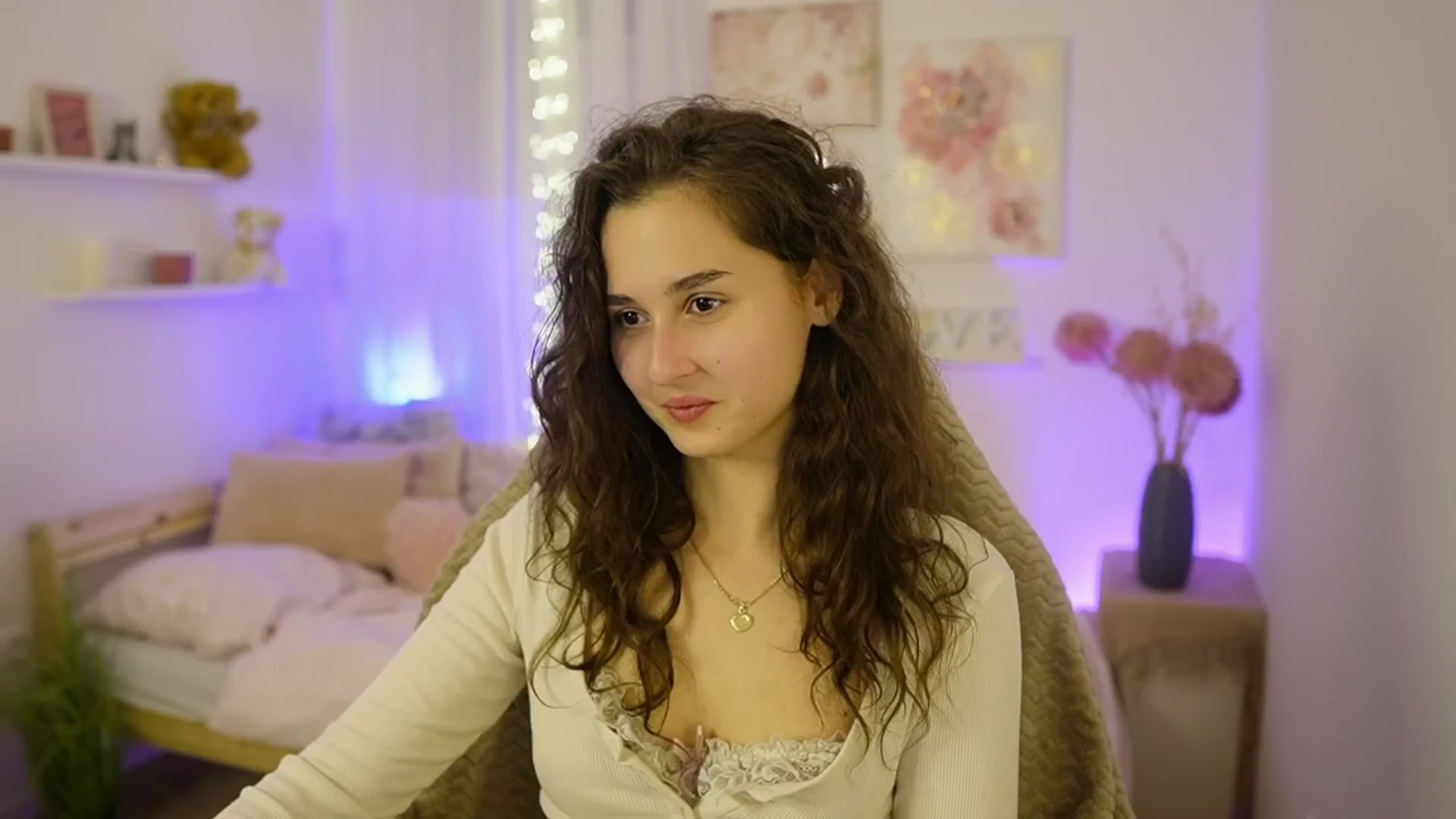 Gallery image thumbnail from Anita_Grey_'s myfreecams stream on, 11/25/2025, 21:24 image 2 of 20