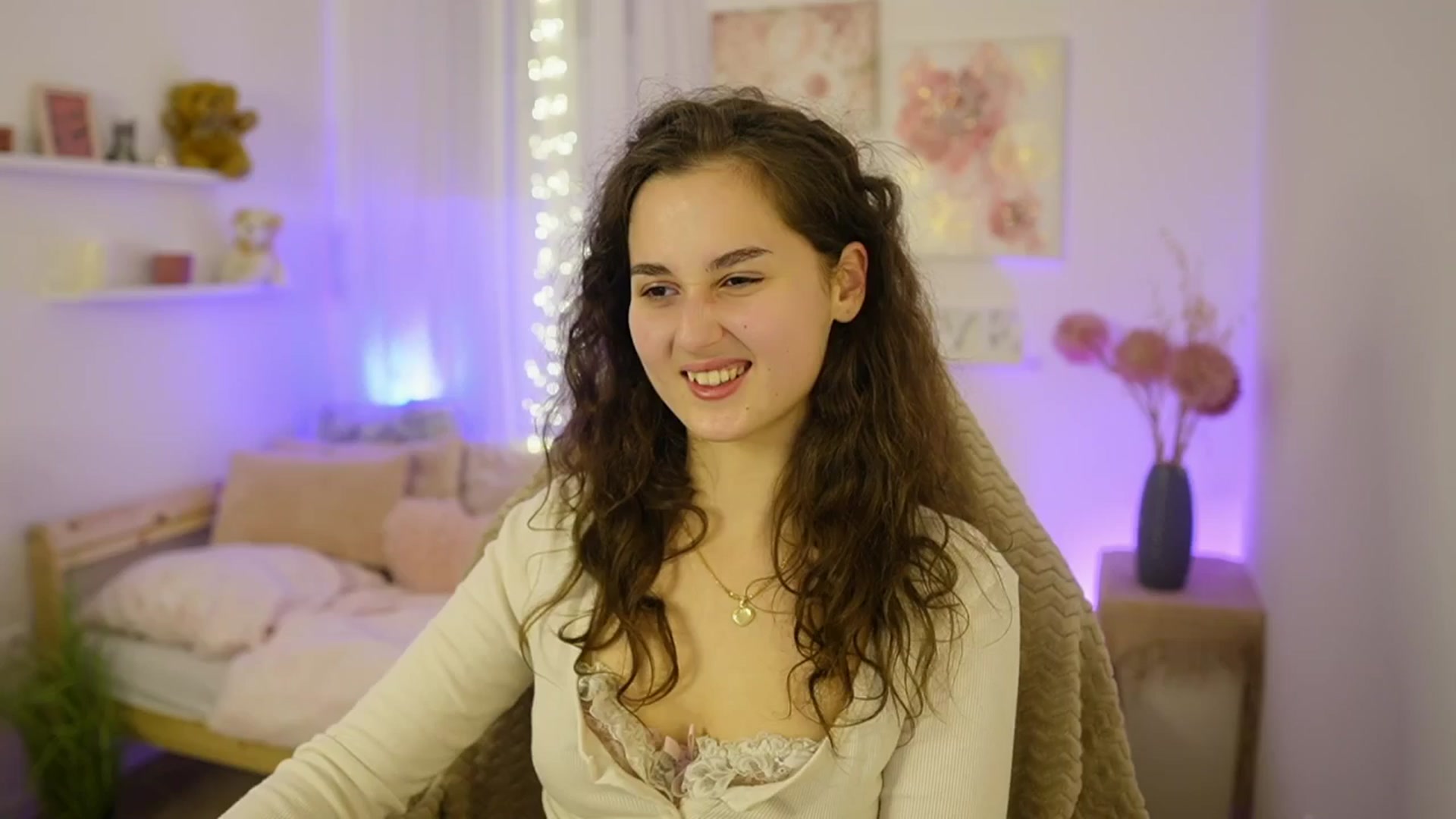 Gallery image thumbnail from Anita_Grey_'s myfreecams stream on, 11/25/2025, 21:24 image 16 of 20