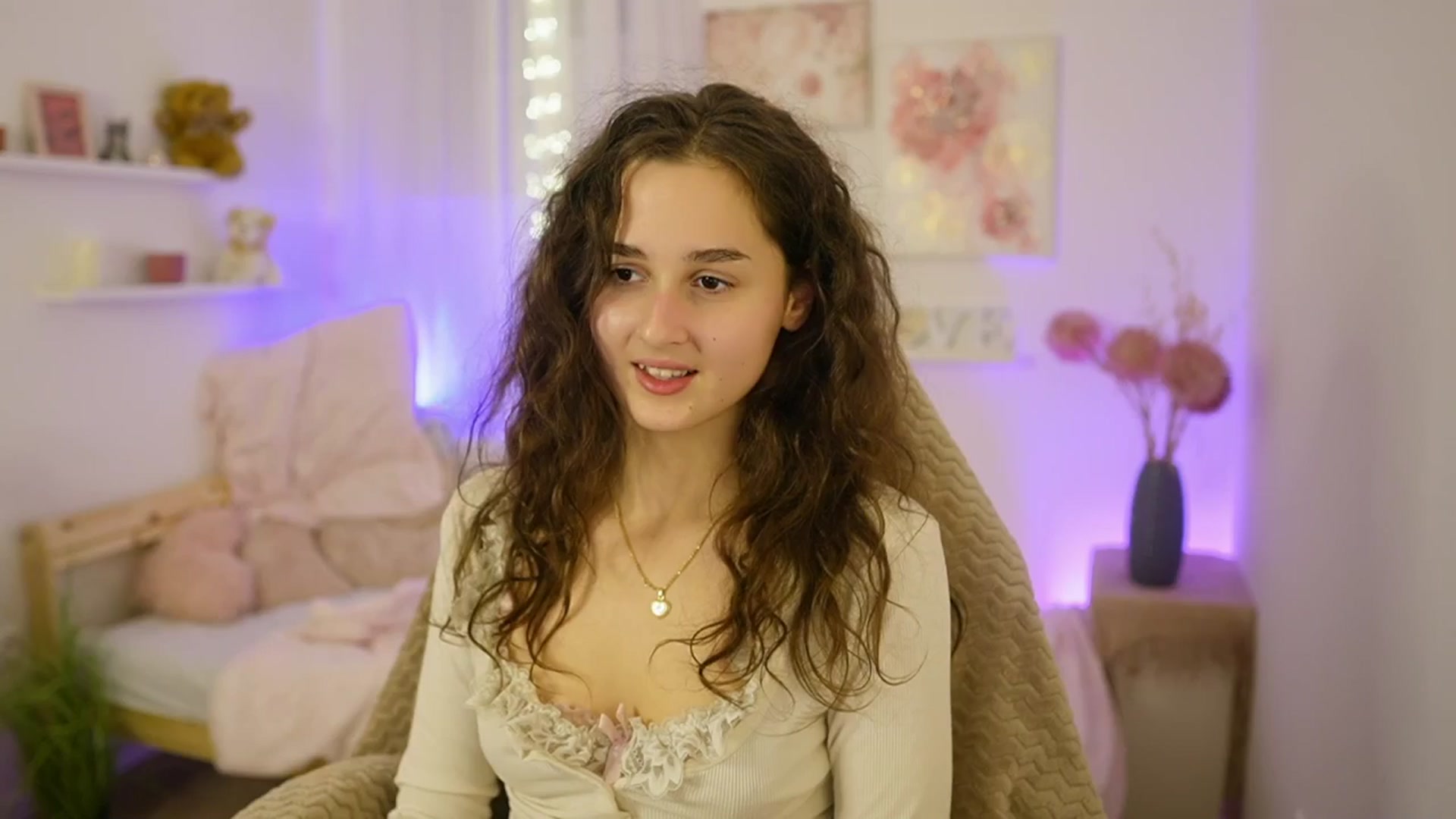 Gallery image thumbnail from Anita_Grey_'s myfreecams stream on, 11/25/2025, 22:57 image 15 of 20