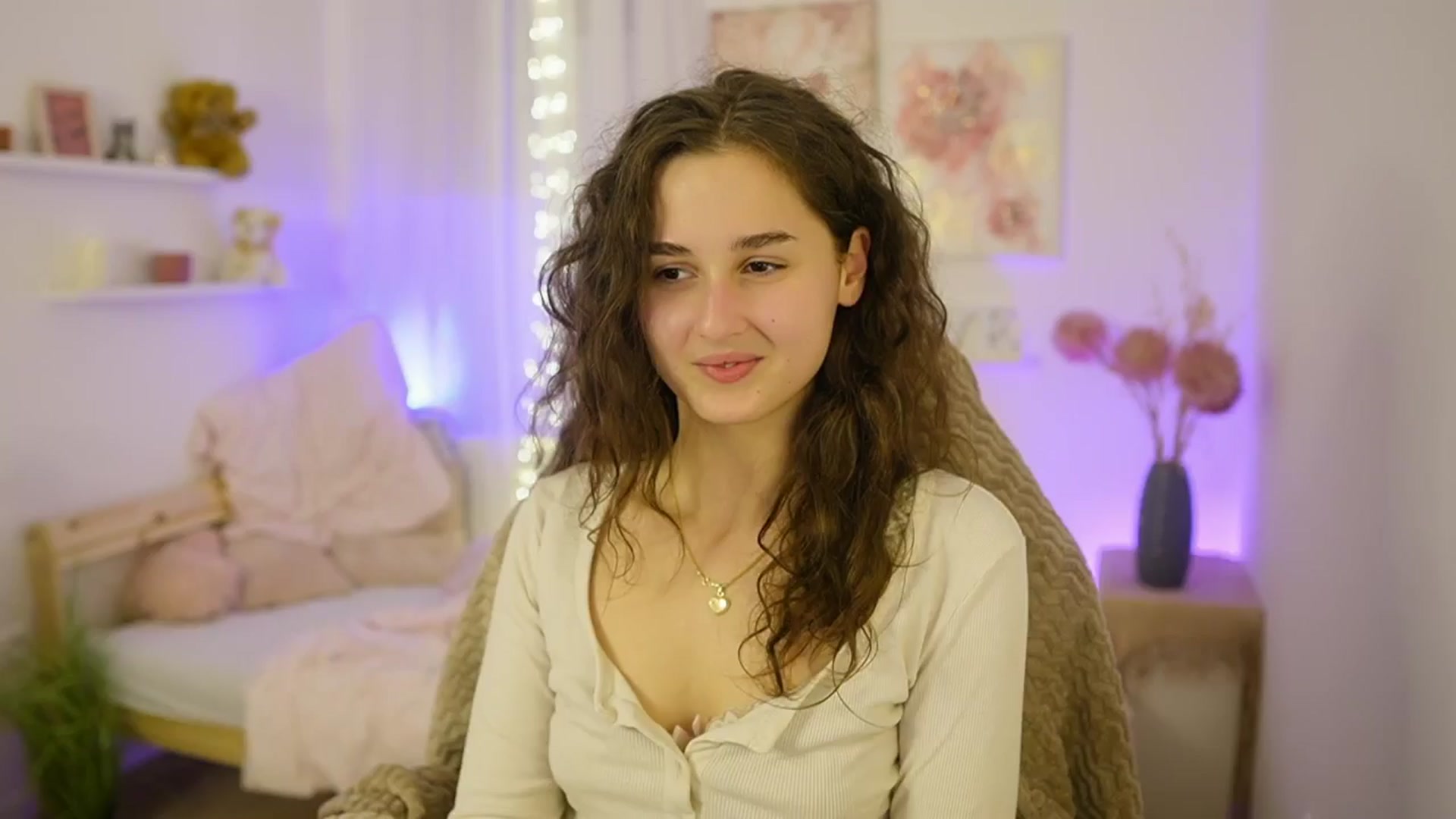 Gallery image thumbnail from Anita_Grey_'s myfreecams stream on, 11/26/2025, 24:08 image 12 of 20