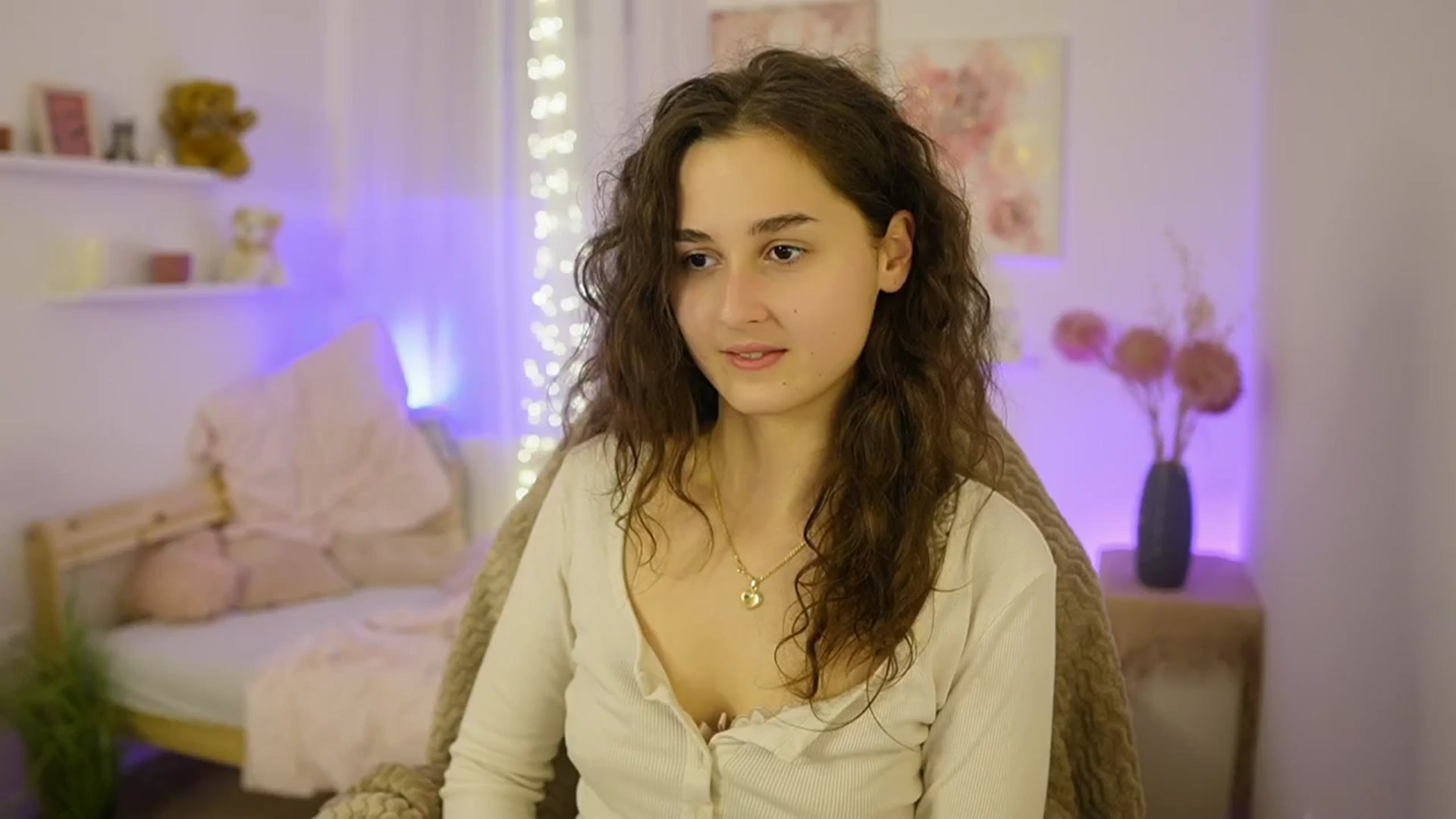 Gallery image thumbnail from Anita_Grey_'s myfreecams stream on, 11/26/2025, 24:08 image 10 of 20