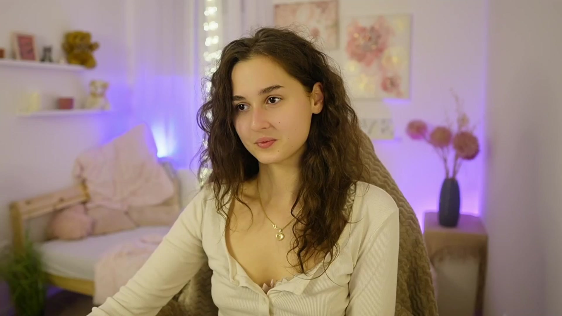 Gallery image thumbnail from Anita_Grey_'s myfreecams stream on, 11/26/2025, 24:08 image 11 of 20