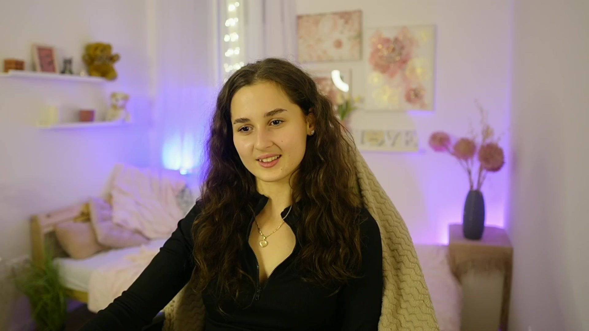 Gallery image thumbnail from Anita_Grey_'s myfreecams stream on, 11/27/2025, 21:49 image 4 of 20