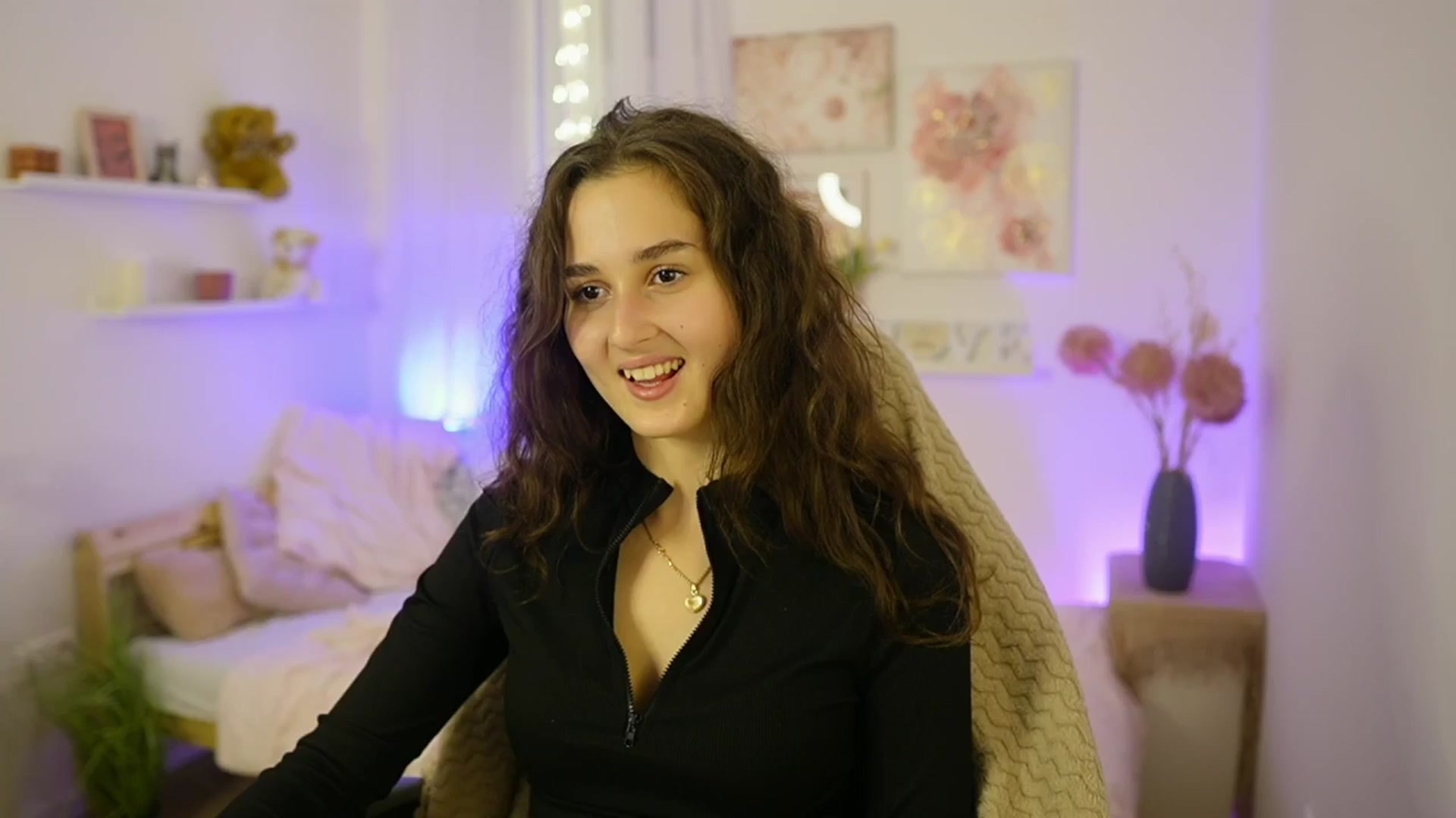 Gallery image thumbnail from Anita_Grey_'s myfreecams stream on, 11/27/2025, 21:49 image 13 of 20