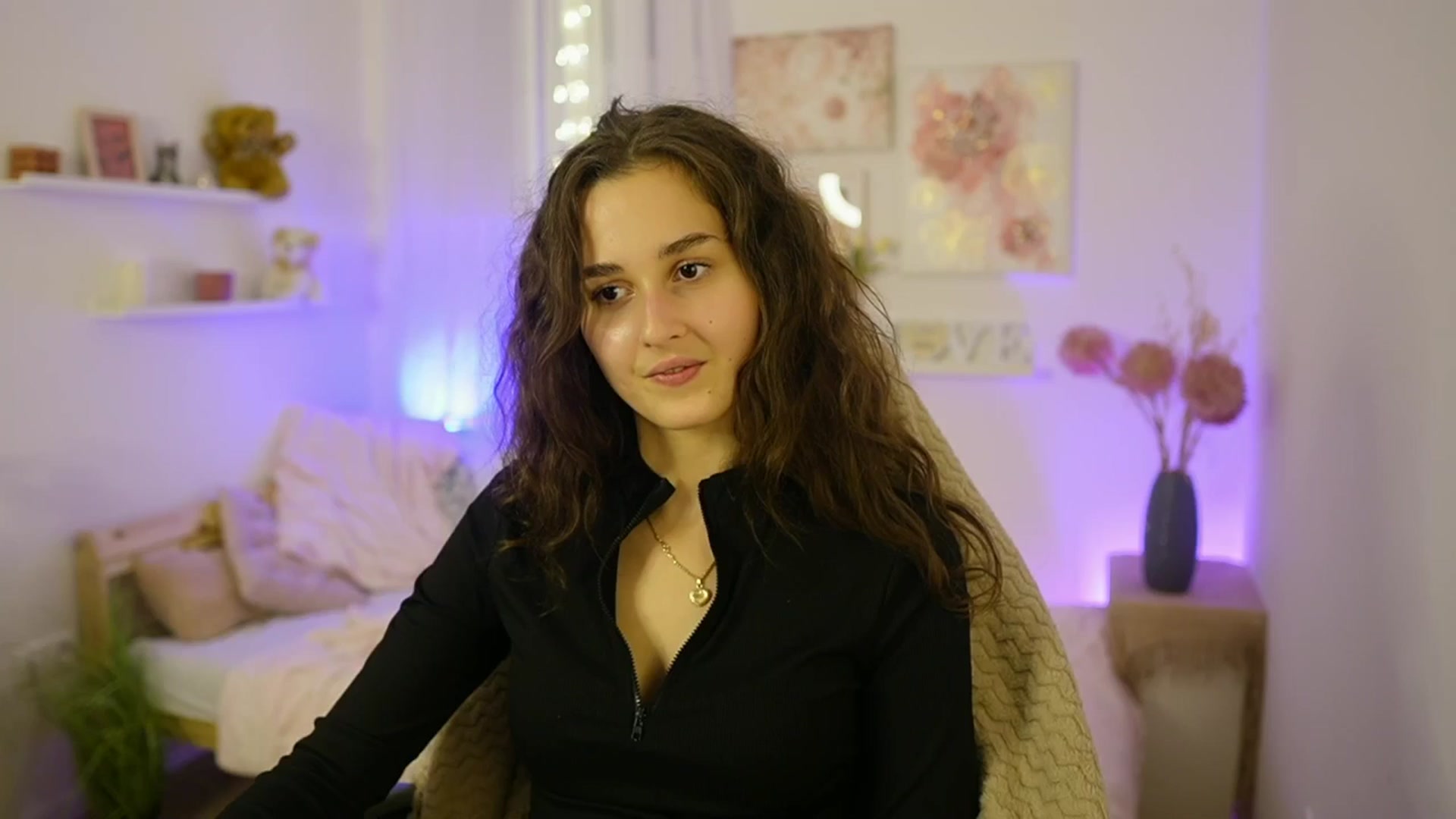 Gallery image thumbnail from Anita_Grey_'s myfreecams stream on, 11/27/2025, 21:49 image 11 of 20