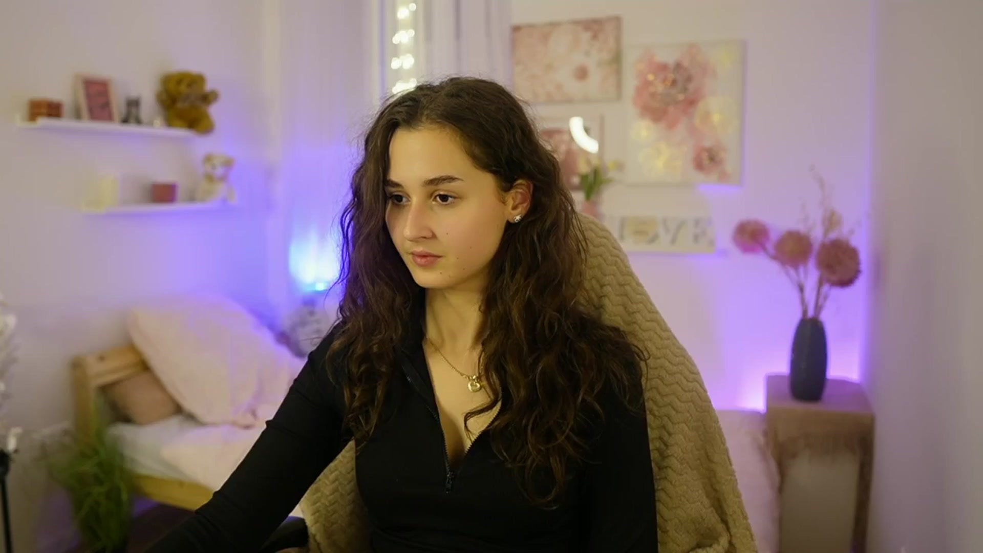 Gallery image thumbnail from Anita_Grey_'s myfreecams stream on, 11/28/2025, 24:03 image 4 of 20
