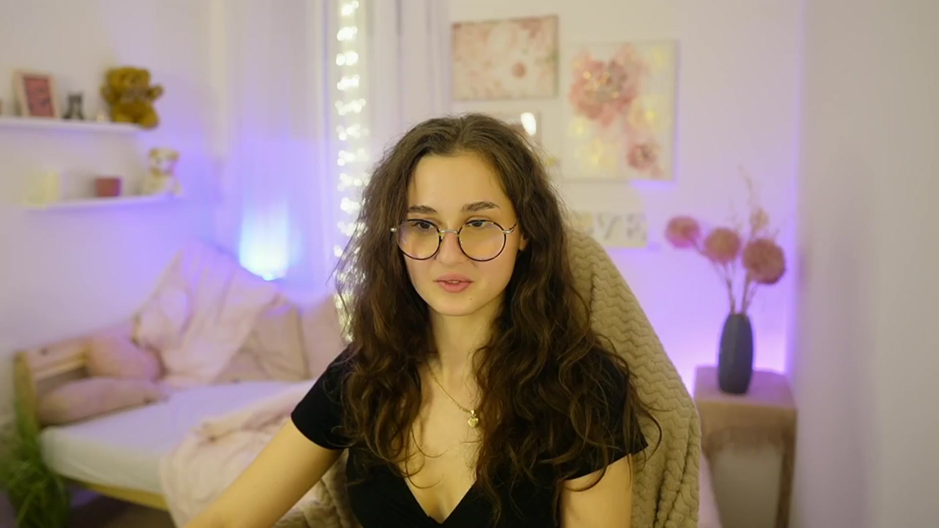Gallery image thumbnail from Anita_Grey_'s myfreecams stream on, 12/01/2025, 24:53 image 16 of 20