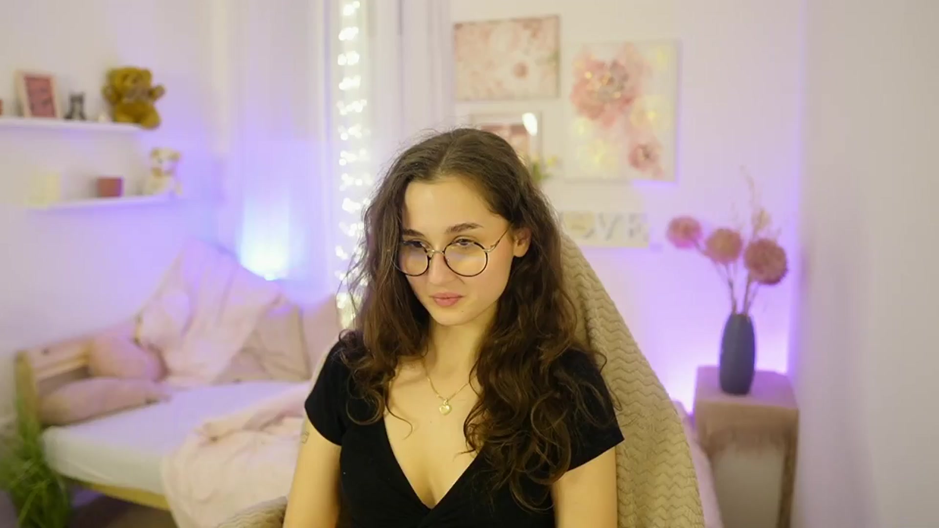 Gallery image thumbnail from Anita_Grey_'s myfreecams stream on, 12/01/2025, 24:53 image 1 of 20