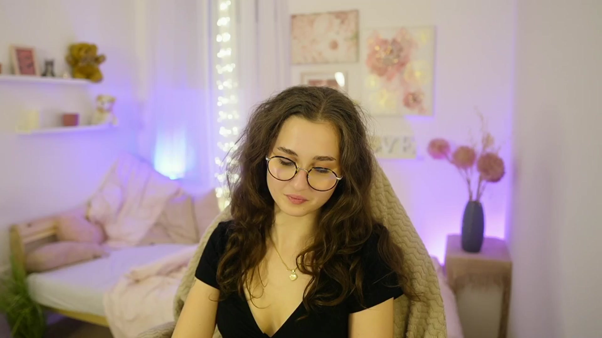 Gallery image thumbnail from Anita_Grey_'s myfreecams stream on, 12/01/2025, 24:53 image 5 of 20