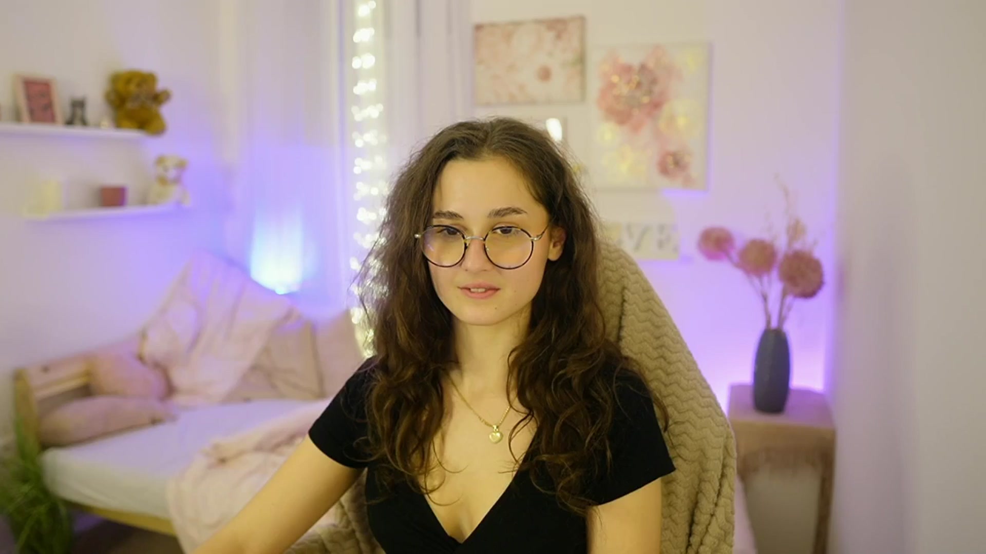 Gallery image thumbnail from Anita_Grey_'s myfreecams stream on, 12/01/2025, 24:53 image 15 of 20