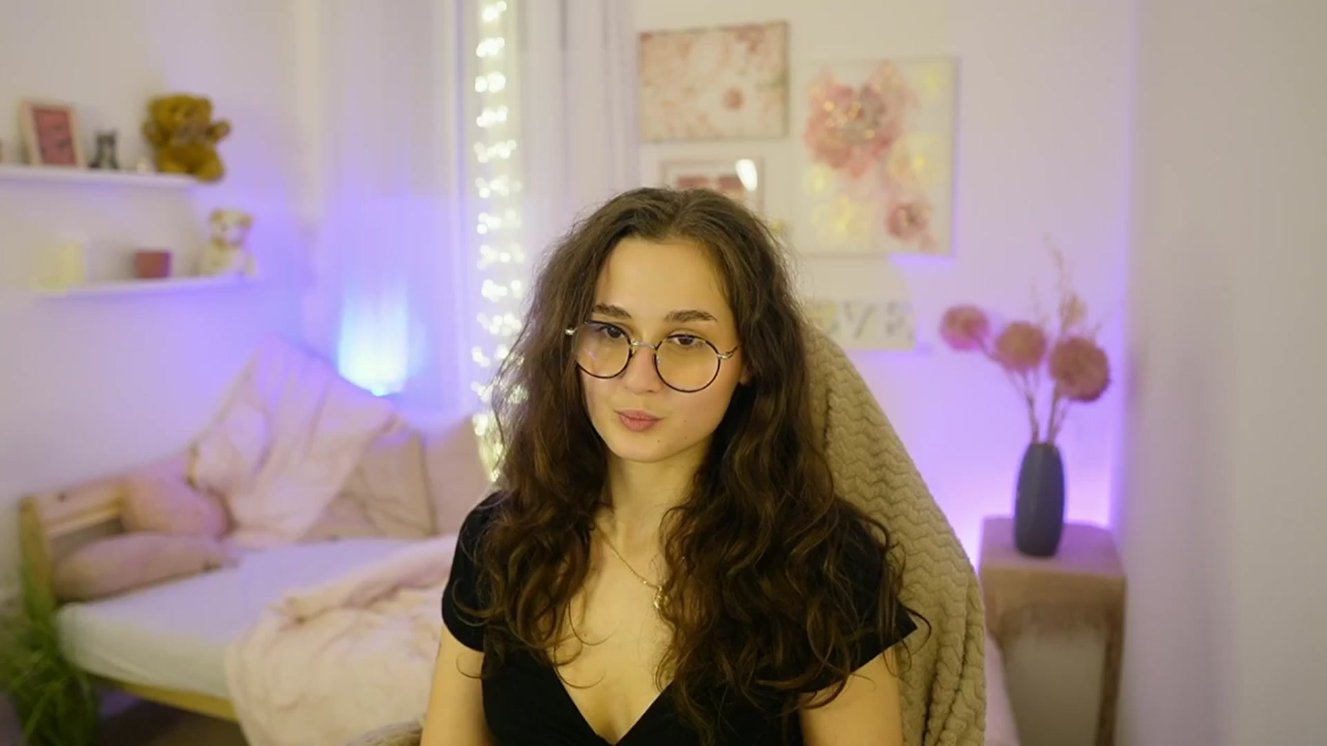 Gallery image thumbnail from Anita_Grey_'s myfreecams stream on, 12/01/2025, 24:53 image 18 of 20