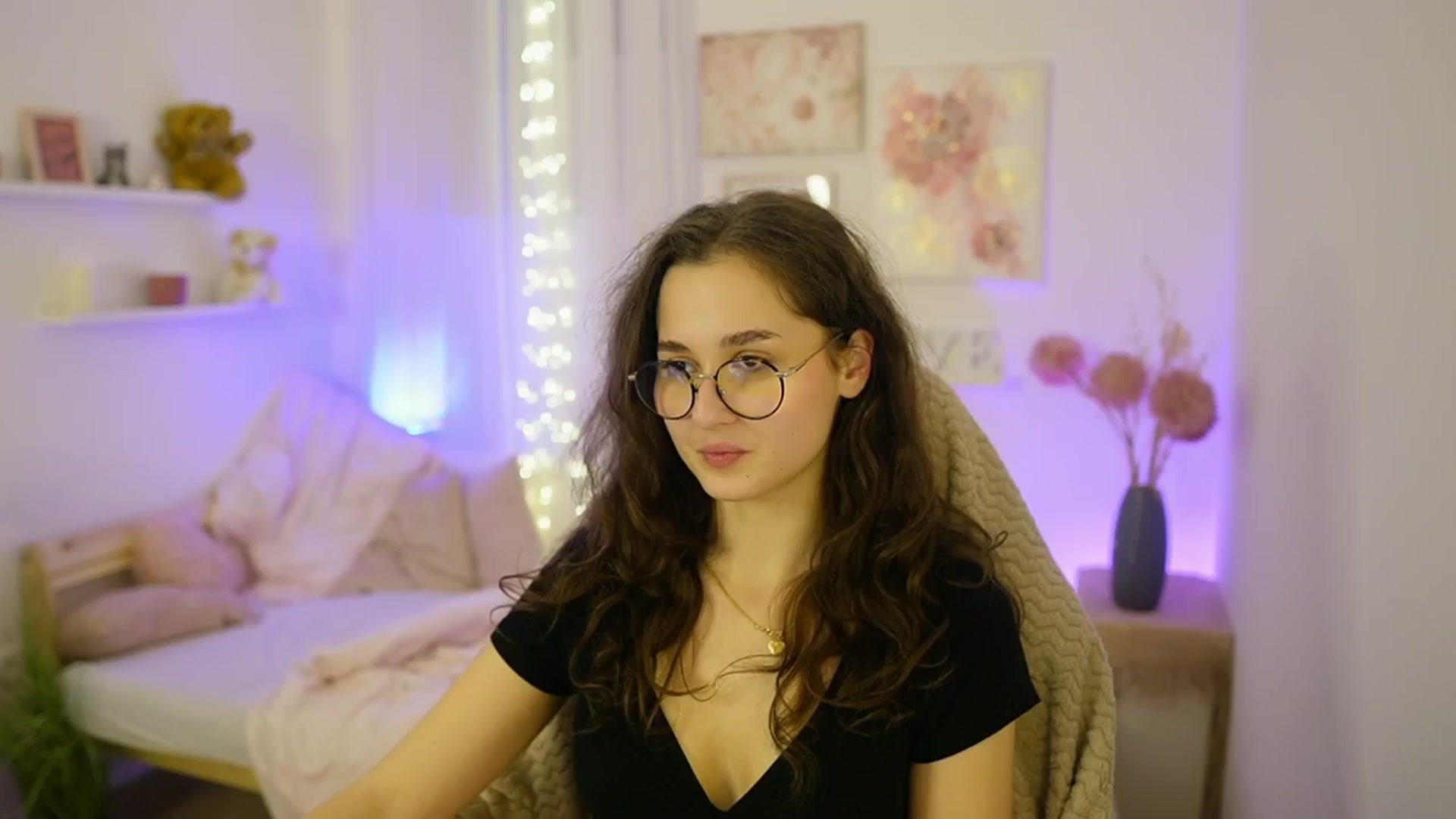 Gallery image thumbnail from Anita_Grey_'s myfreecams stream on, 12/01/2025, 24:53 image 6 of 20