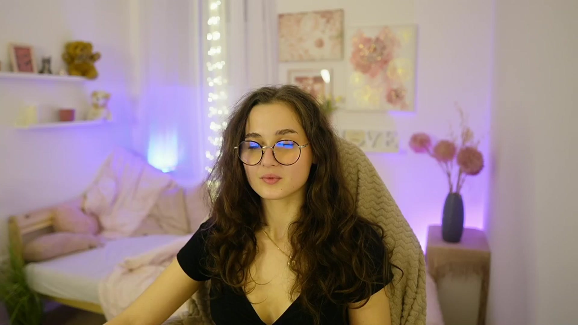 Gallery image thumbnail from Anita_Grey_'s myfreecams stream on, 12/01/2025, 24:53 image 19 of 20