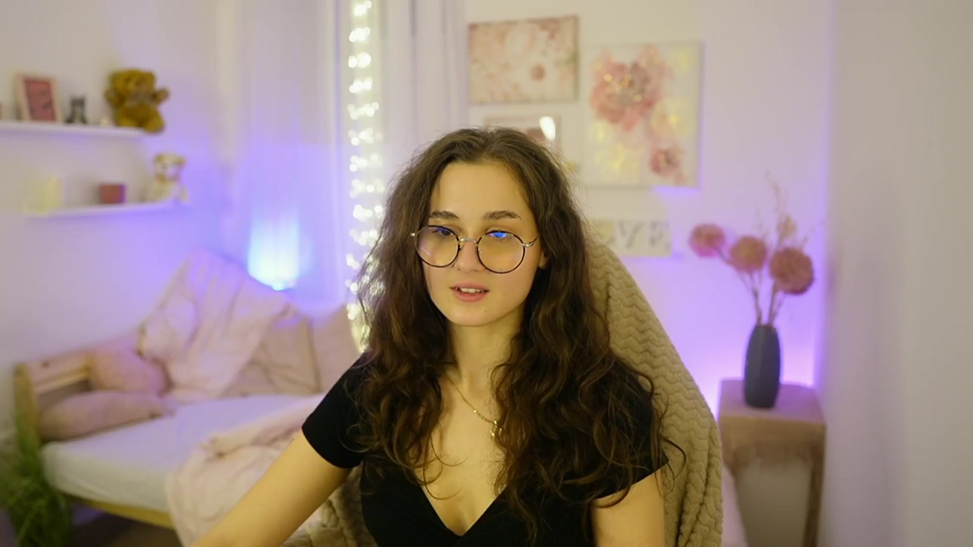 Gallery image thumbnail from Anita_Grey_'s myfreecams stream on, 12/01/2025, 24:53 image 17 of 20