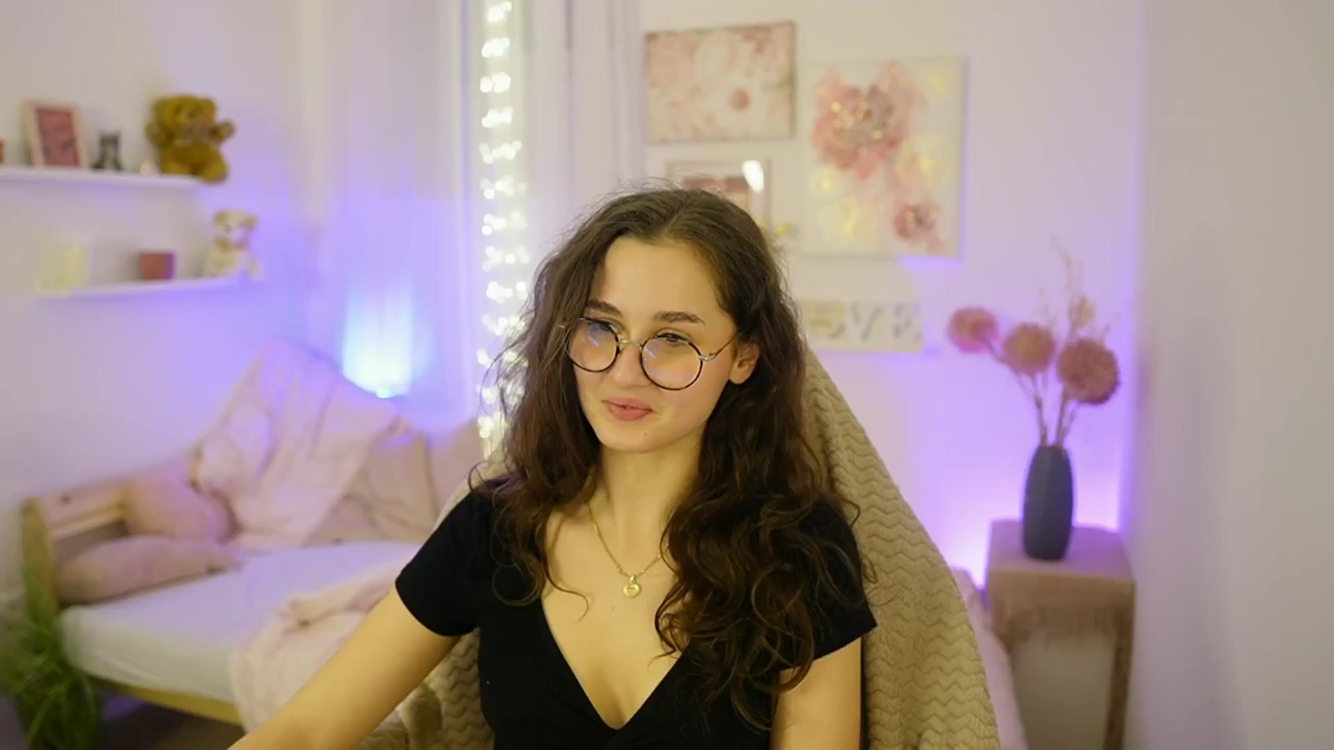 Gallery image thumbnail from Anita_Grey_'s myfreecams stream on, 12/01/2025, 24:53 image 2 of 20