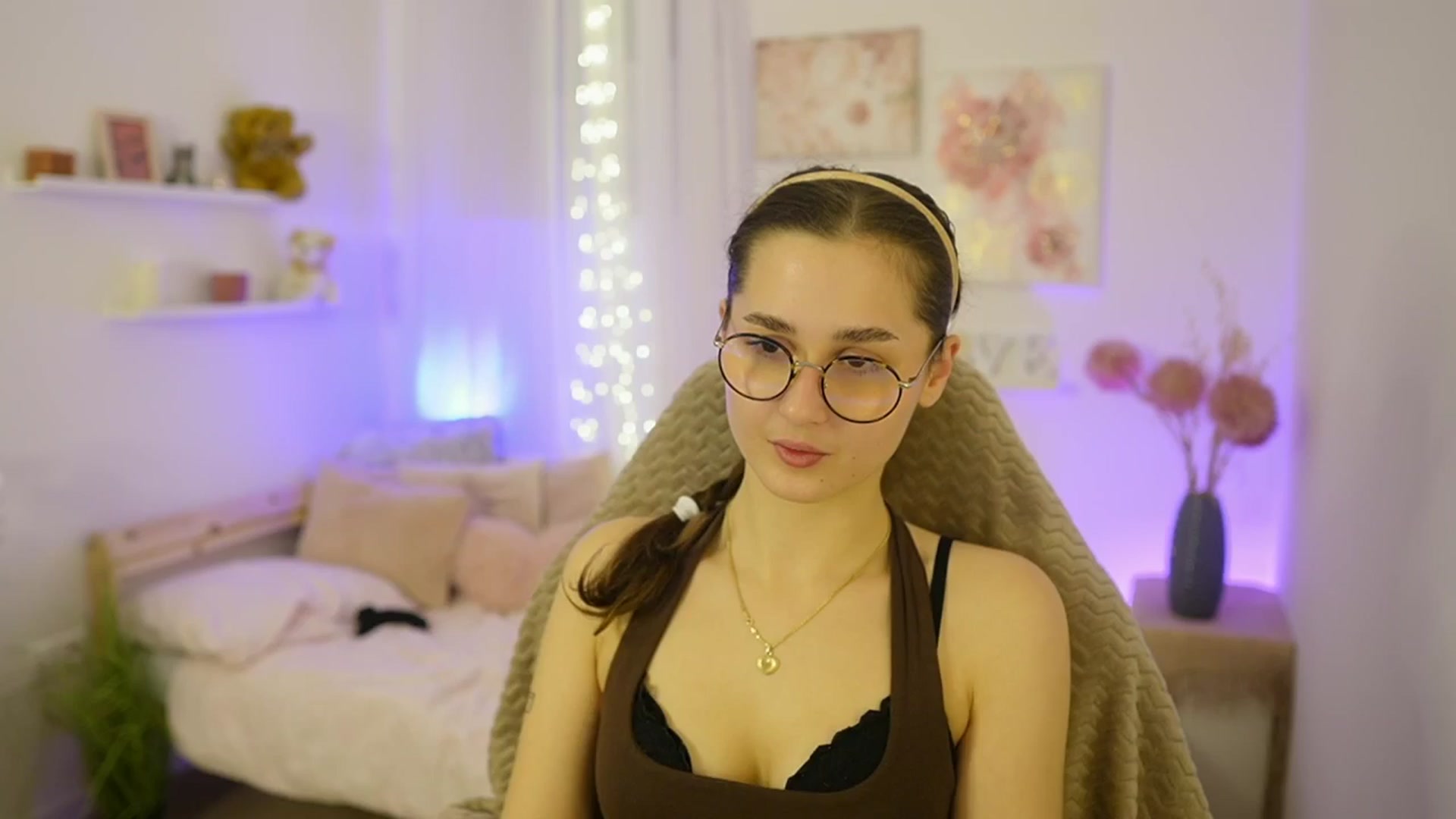 Gallery image thumbnail from Anita_Grey_'s myfreecams stream on, 12/02/2025, 20:54 image 6 of 20