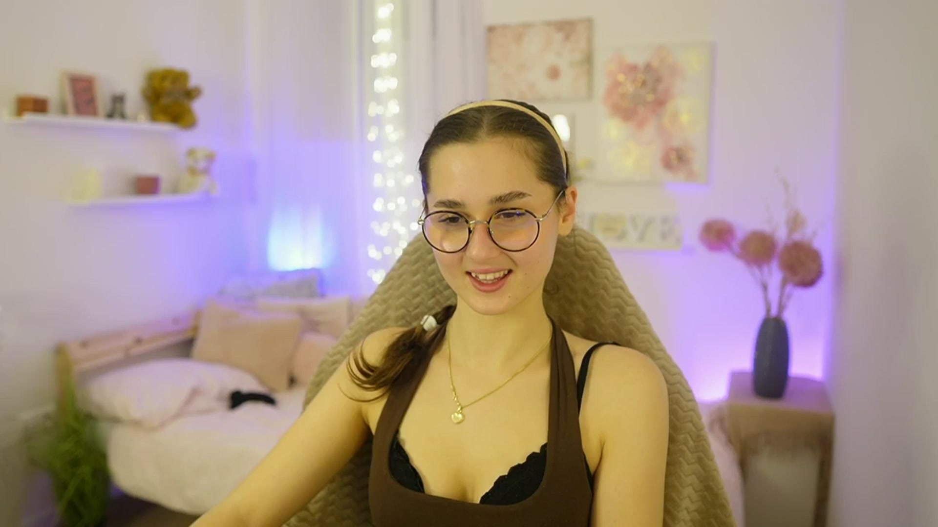 Gallery image thumbnail from Anita_Grey_'s myfreecams stream on, 12/02/2025, 20:54 image 14 of 20